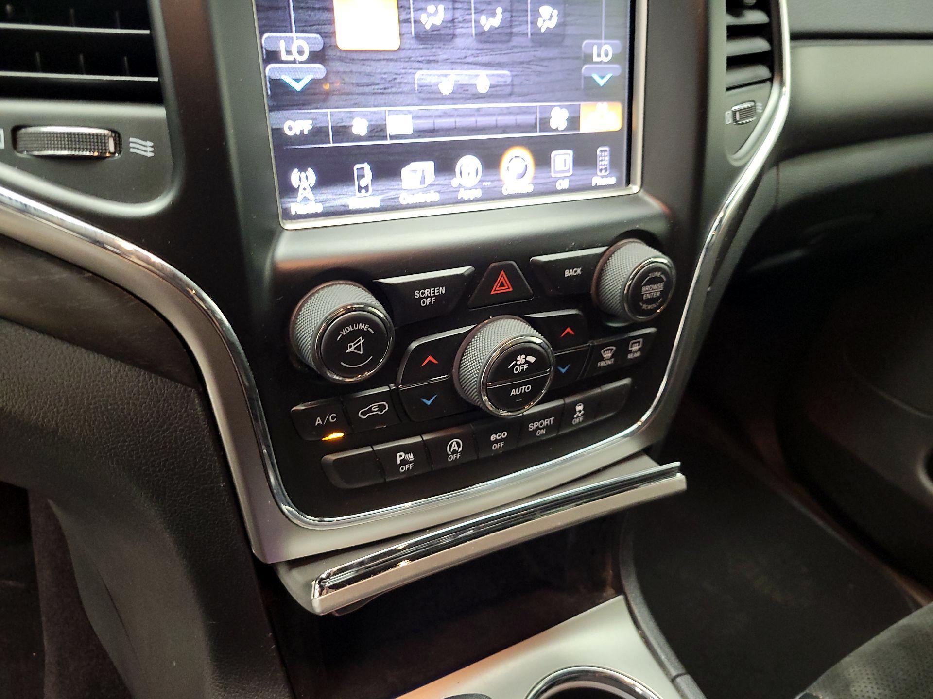 Thumbnail: 2017 Jeep Grand Cherokee - 16