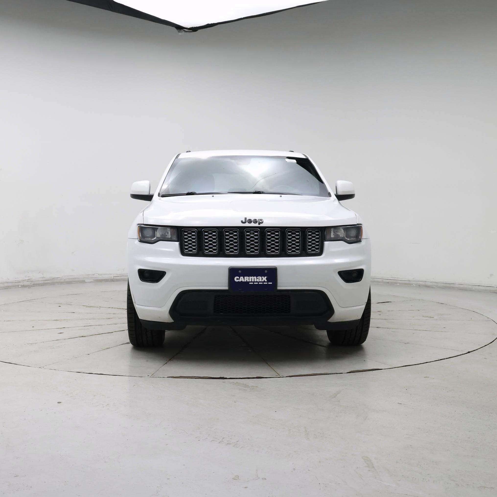 Thumbnail: 2017 Jeep Grand Cherokee - 5