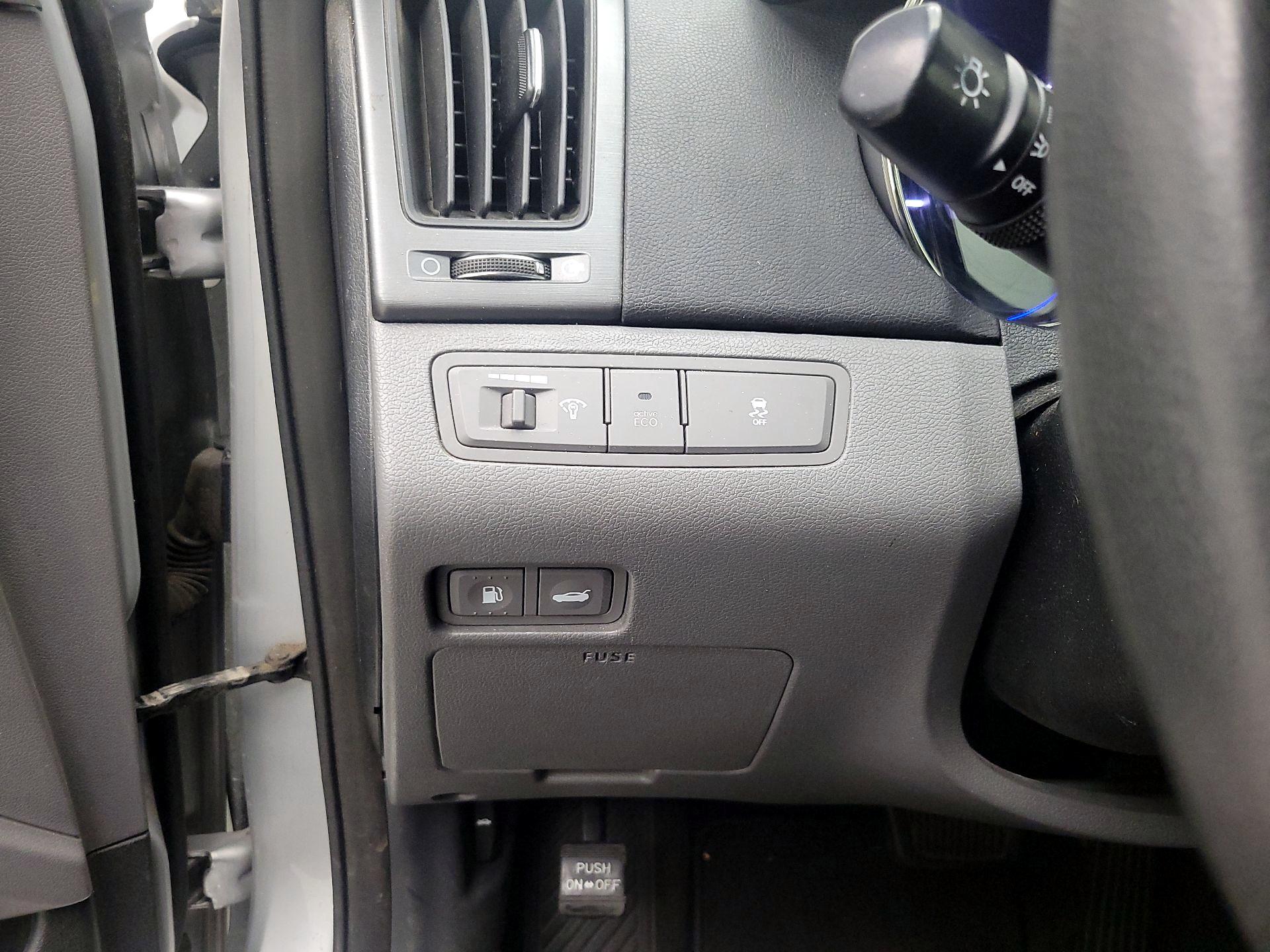 Thumbnail: 2013 Hyundai Sonata - 13