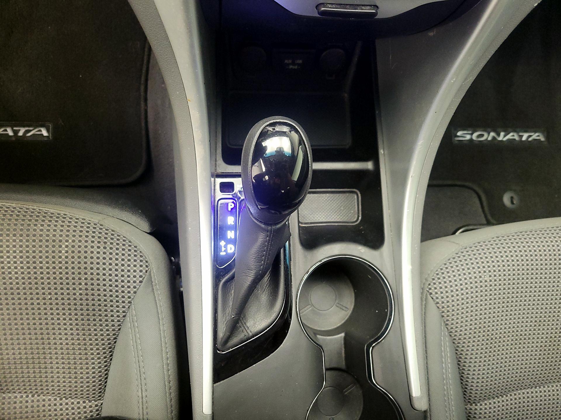Thumbnail: 2013 Hyundai Sonata - 16