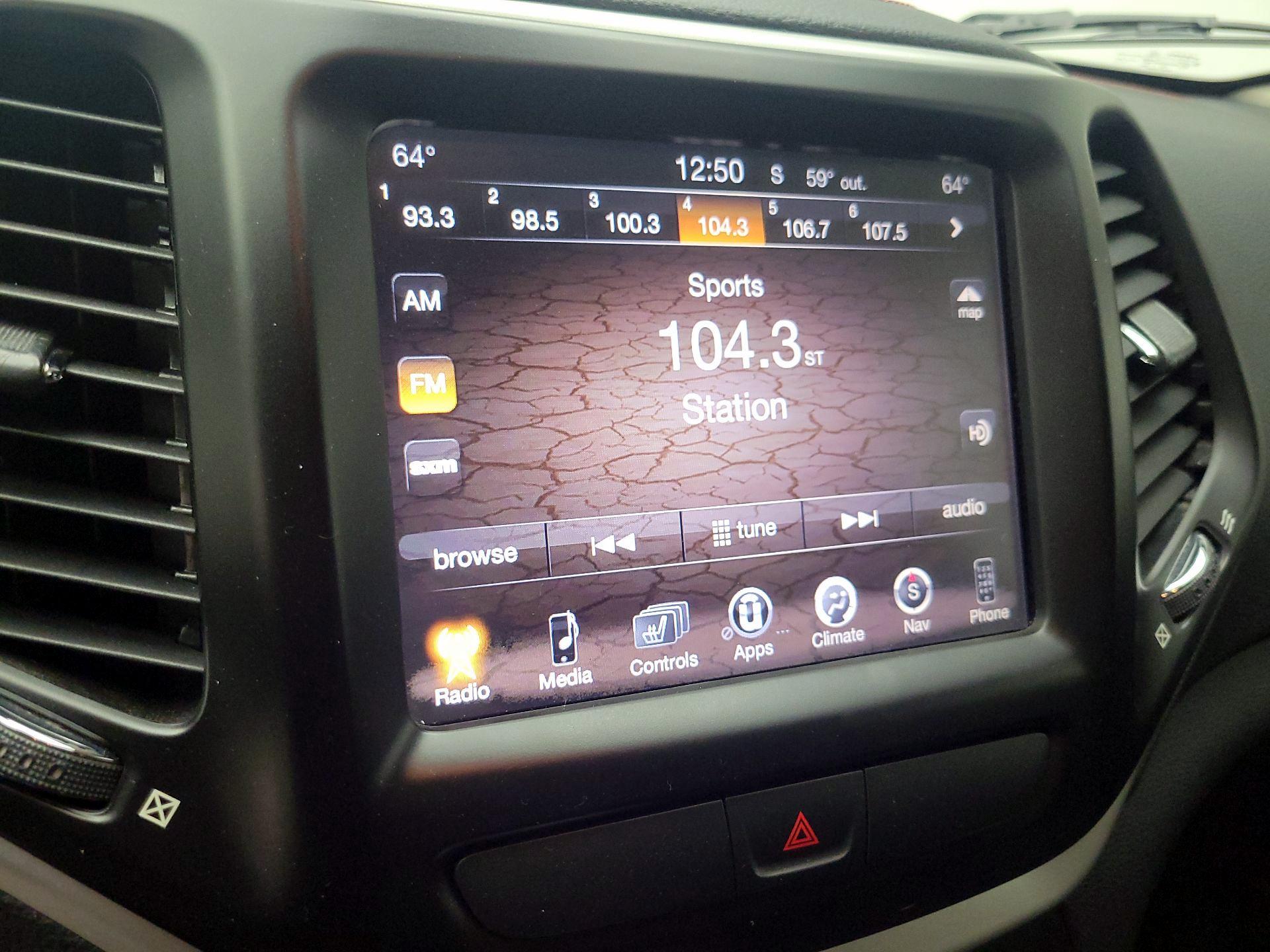 Thumbnail: 2016 Jeep Cherokee - 16