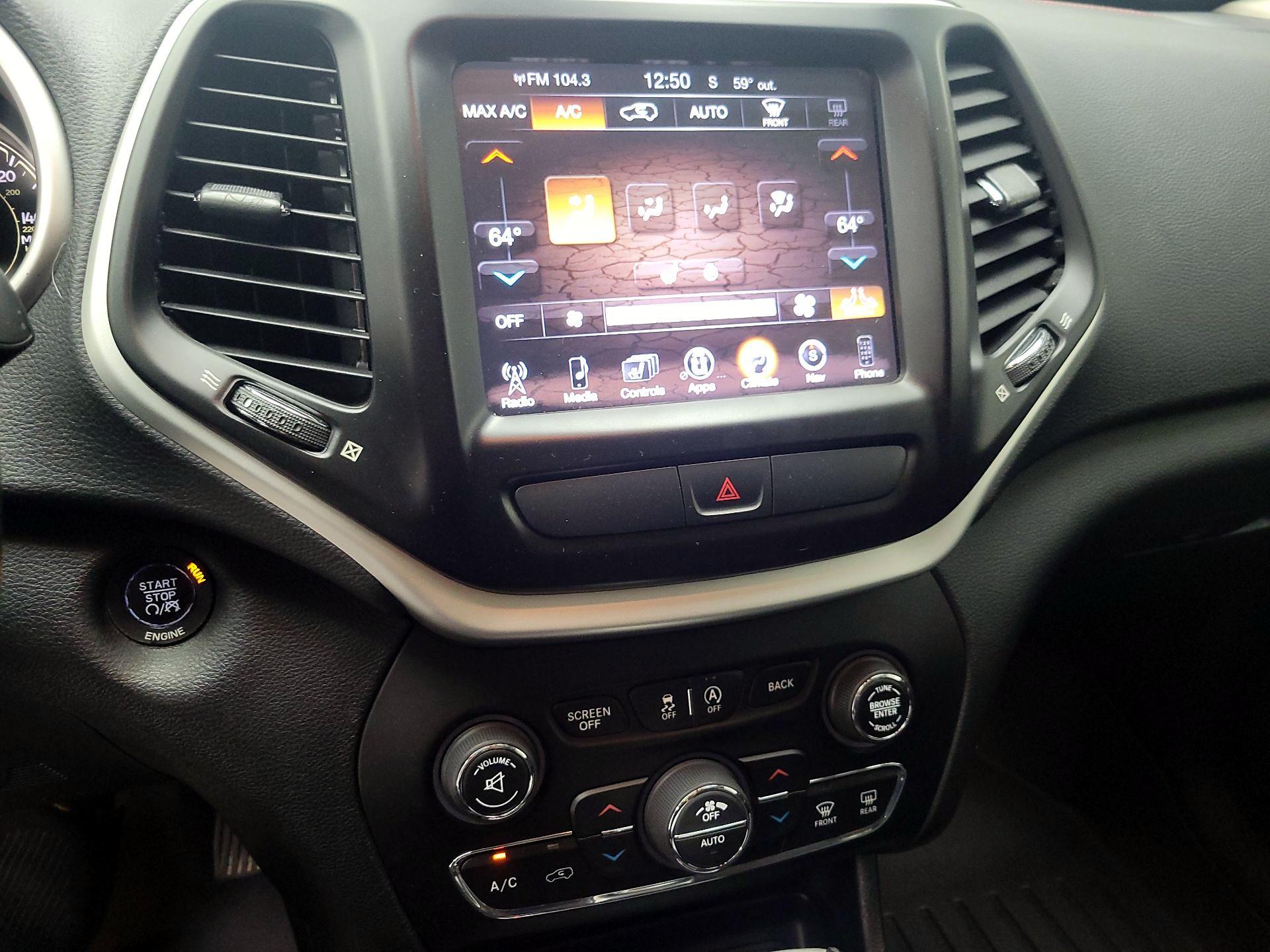 Thumbnail: 2016 Jeep Cherokee - 17