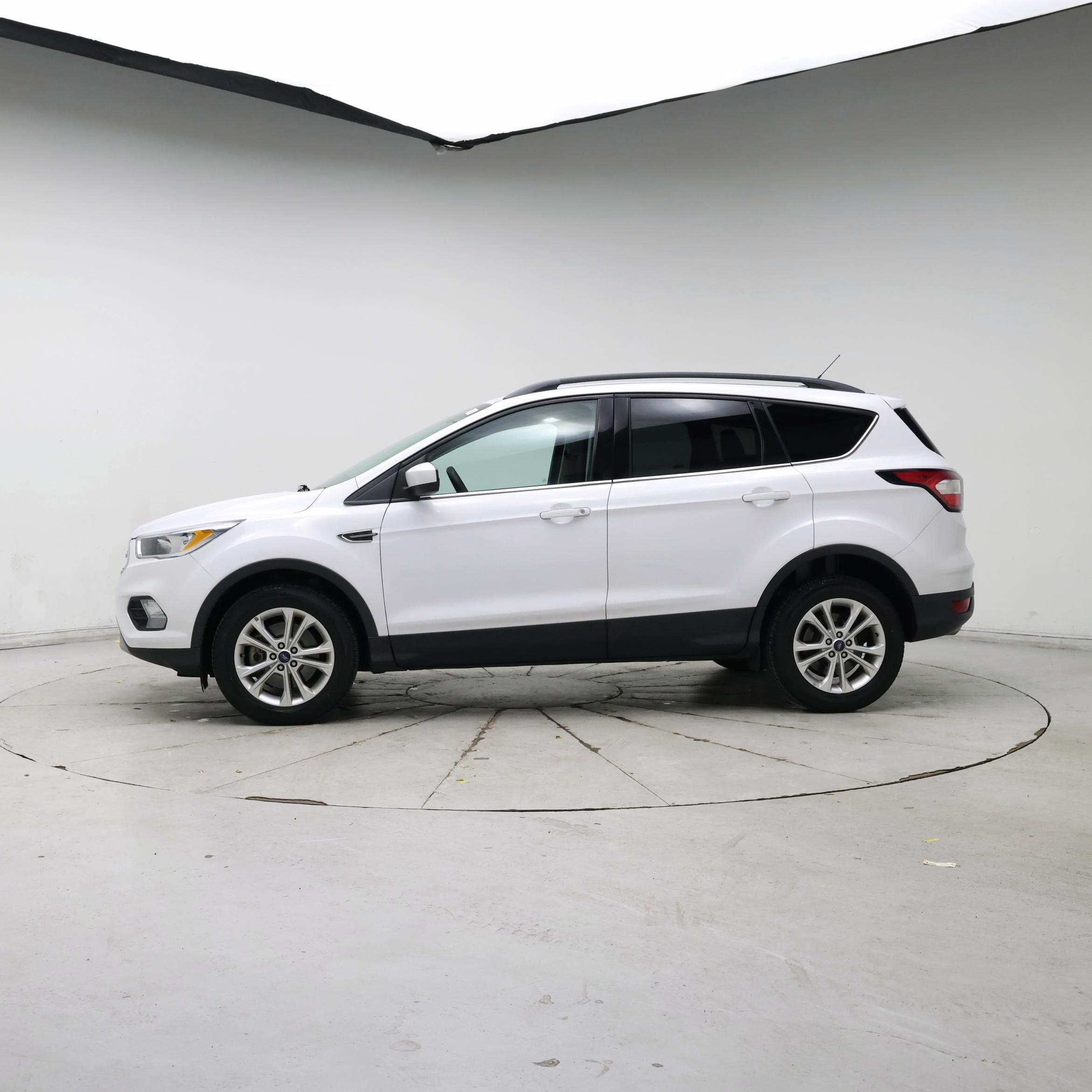 Thumbnail: 2018 Ford Escape - 3