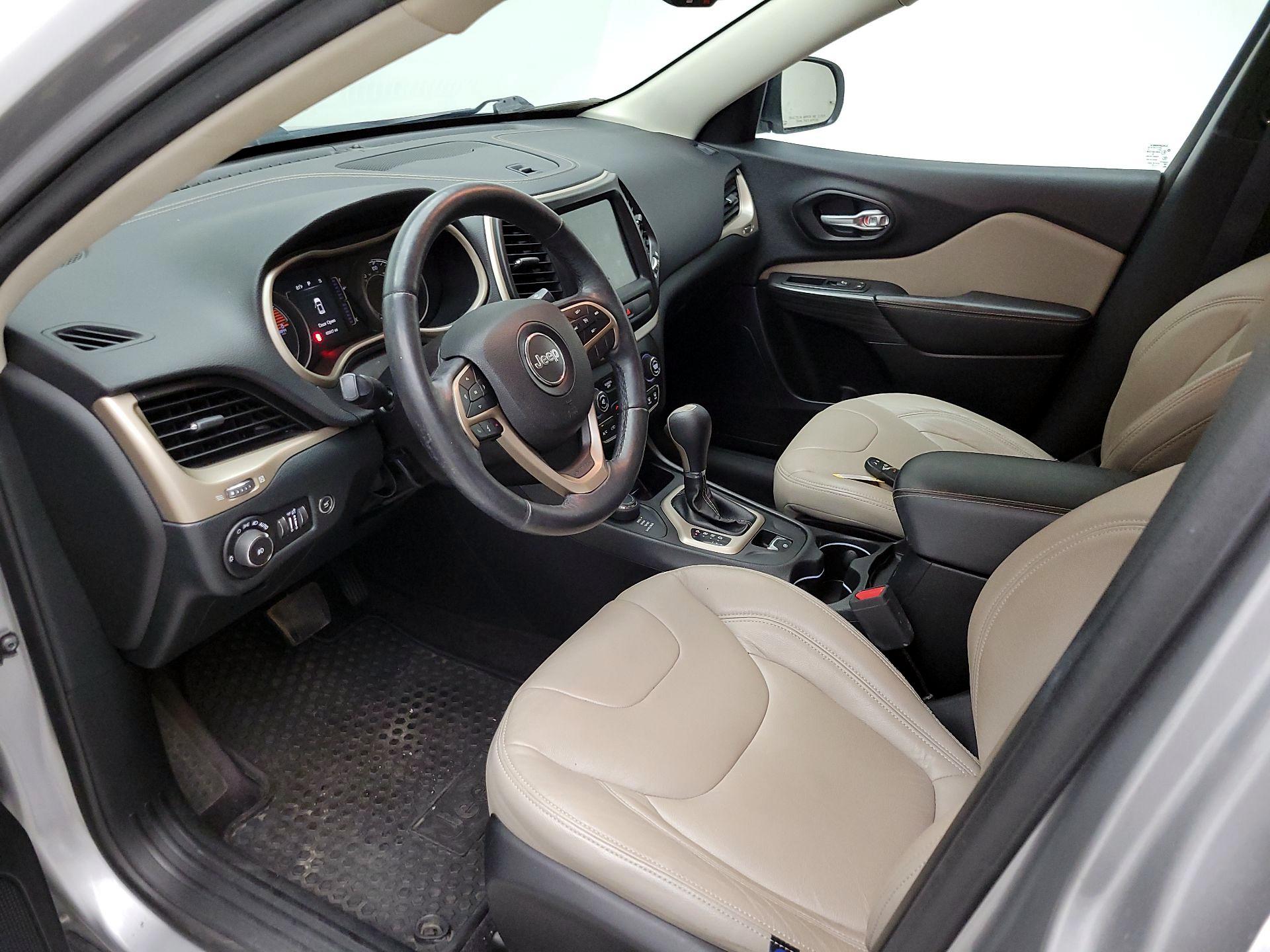 Thumbnail: 2016 Jeep Cherokee - 11
