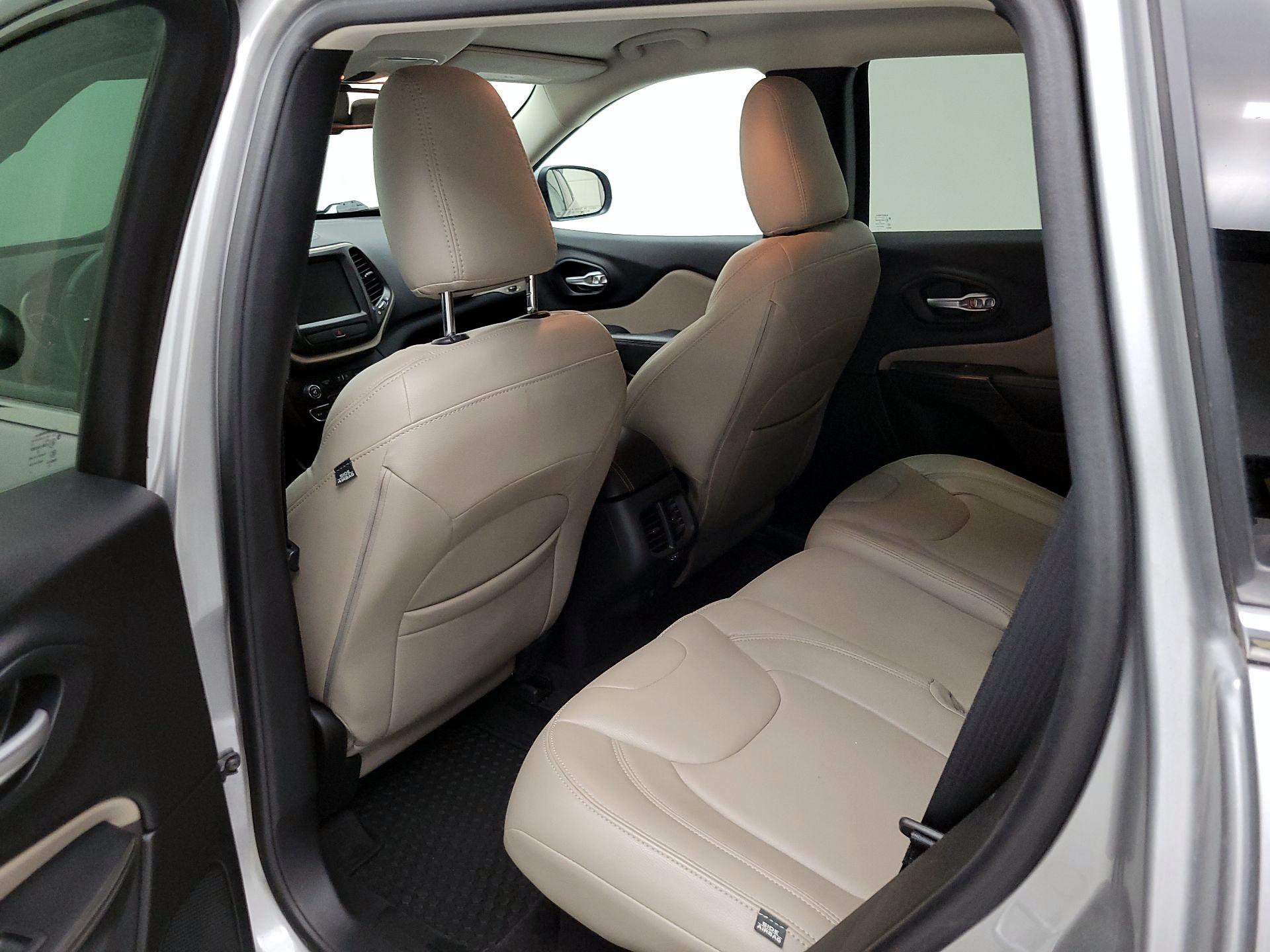Thumbnail: 2016 Jeep Cherokee - 19