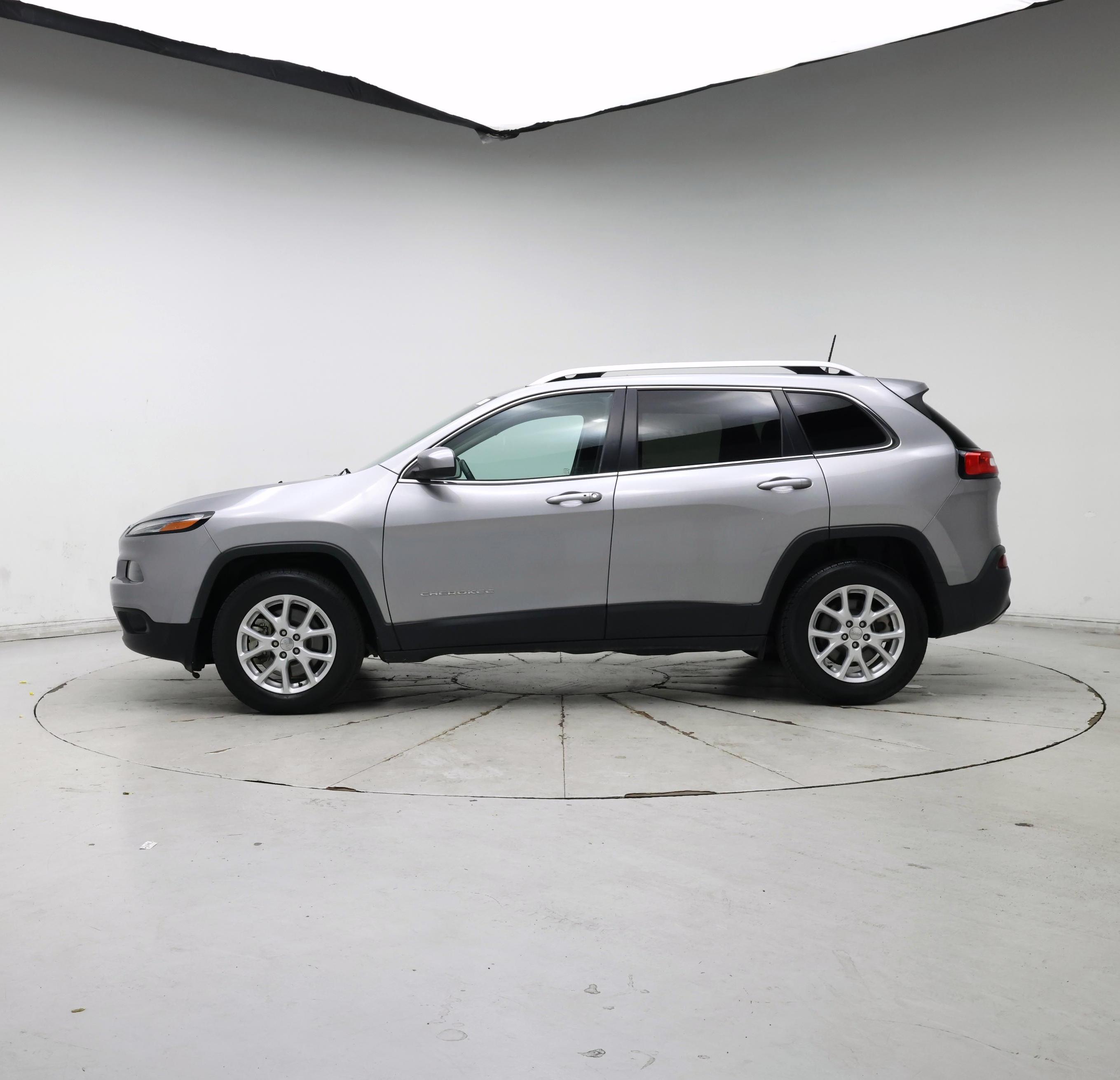 Thumbnail: 2016 Jeep Cherokee - 3
