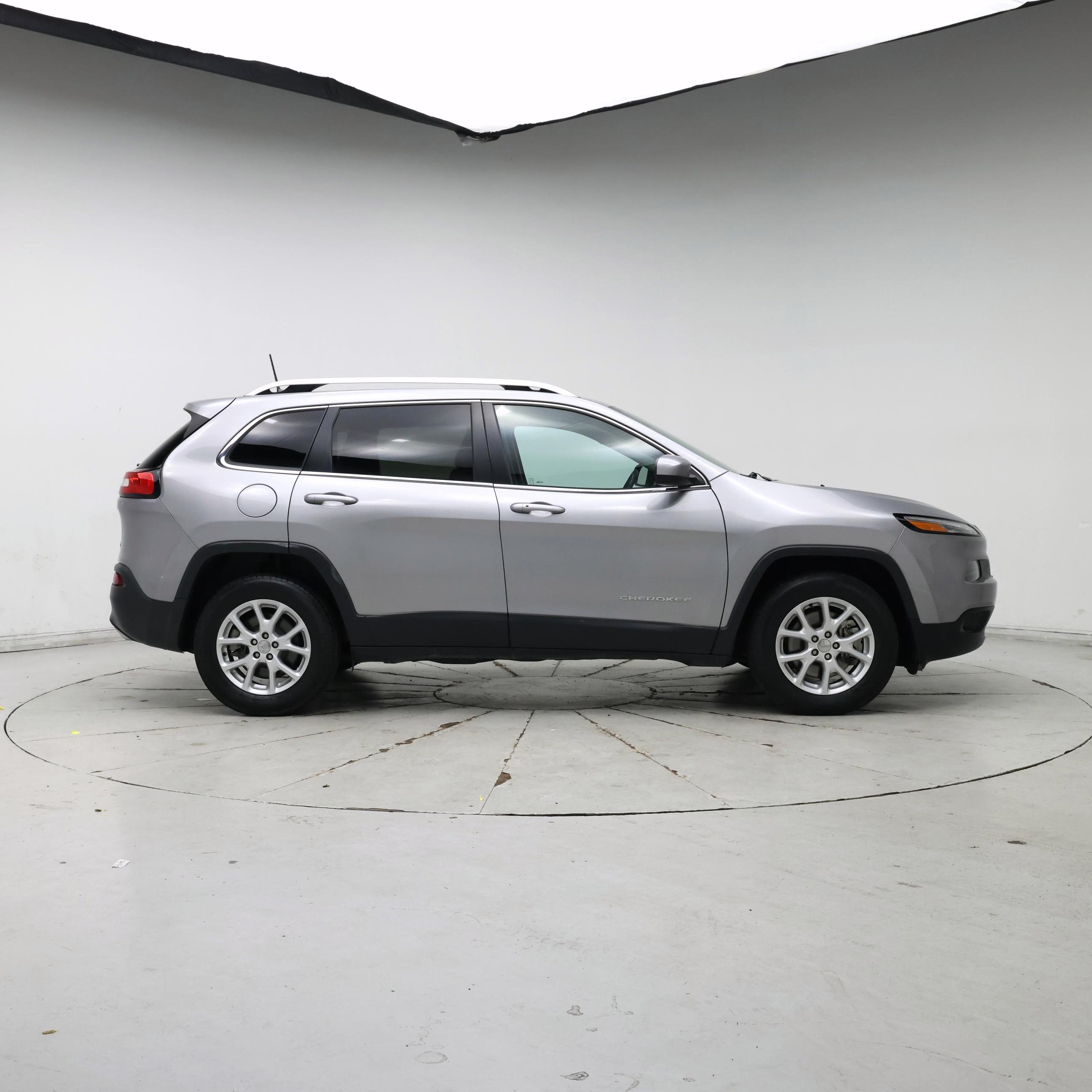 Thumbnail: 2016 Jeep Cherokee - 7