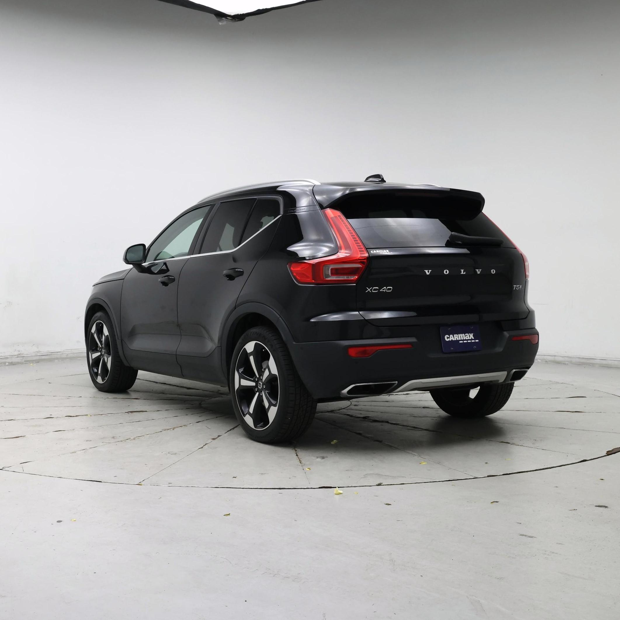 Thumbnail: 2019 Volvo XC40 - 2