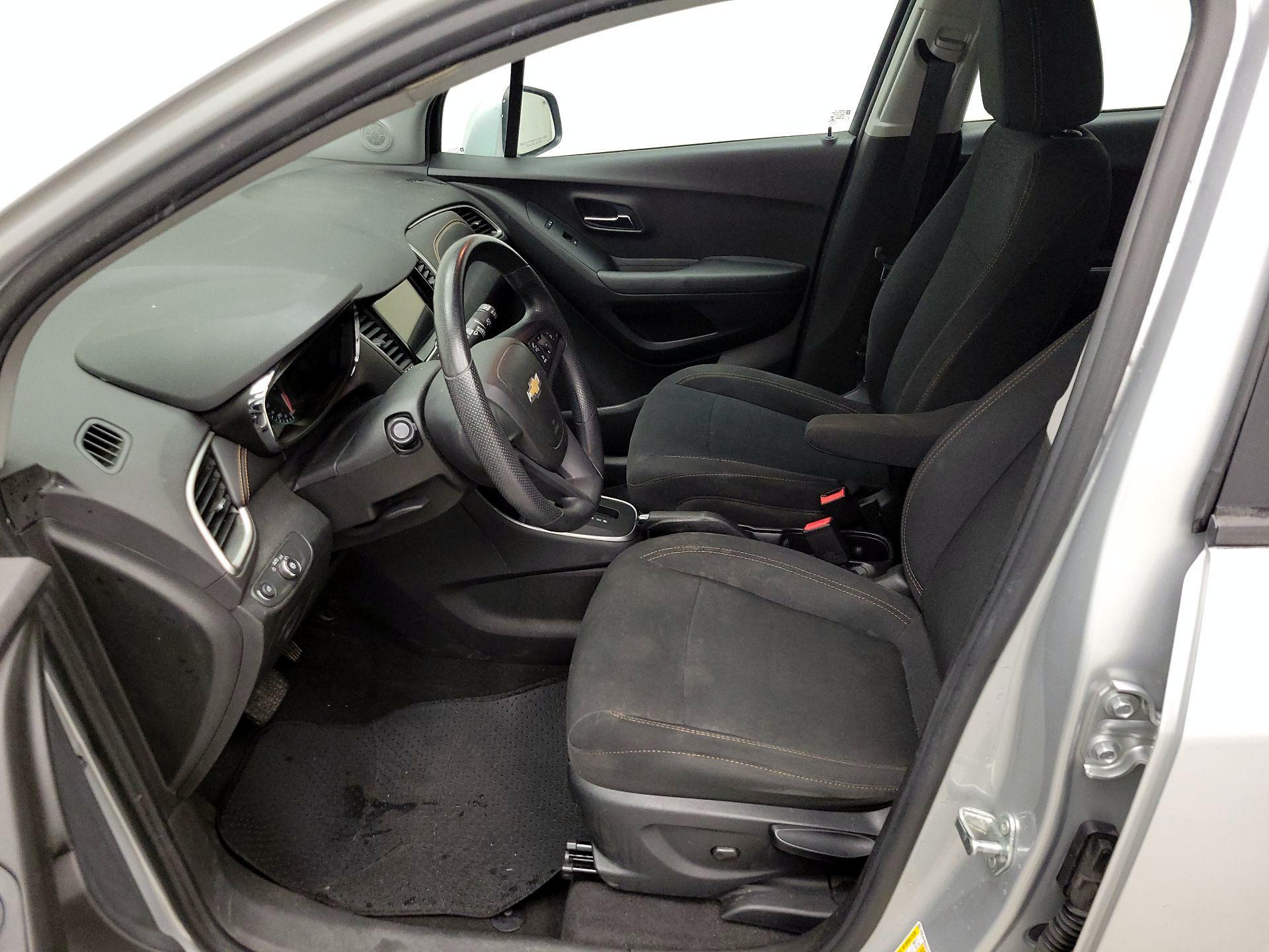 Thumbnail: 2018 Chevrolet Trax - 11