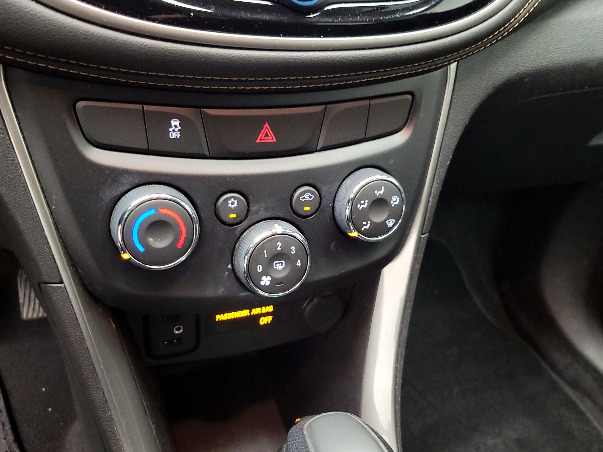 Thumbnail: 2018 Chevrolet Trax - 16