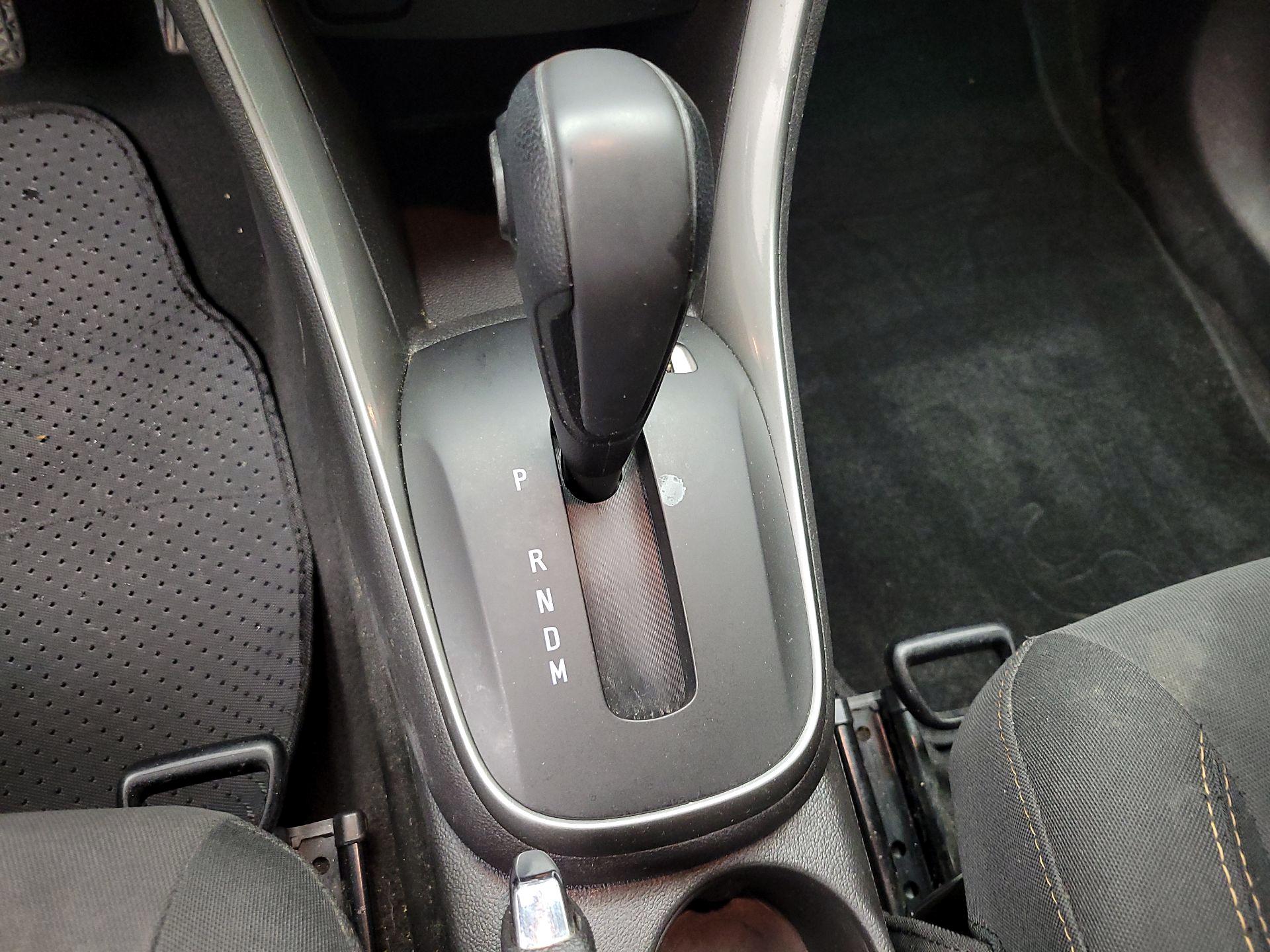 Thumbnail: 2018 Chevrolet Trax - 17