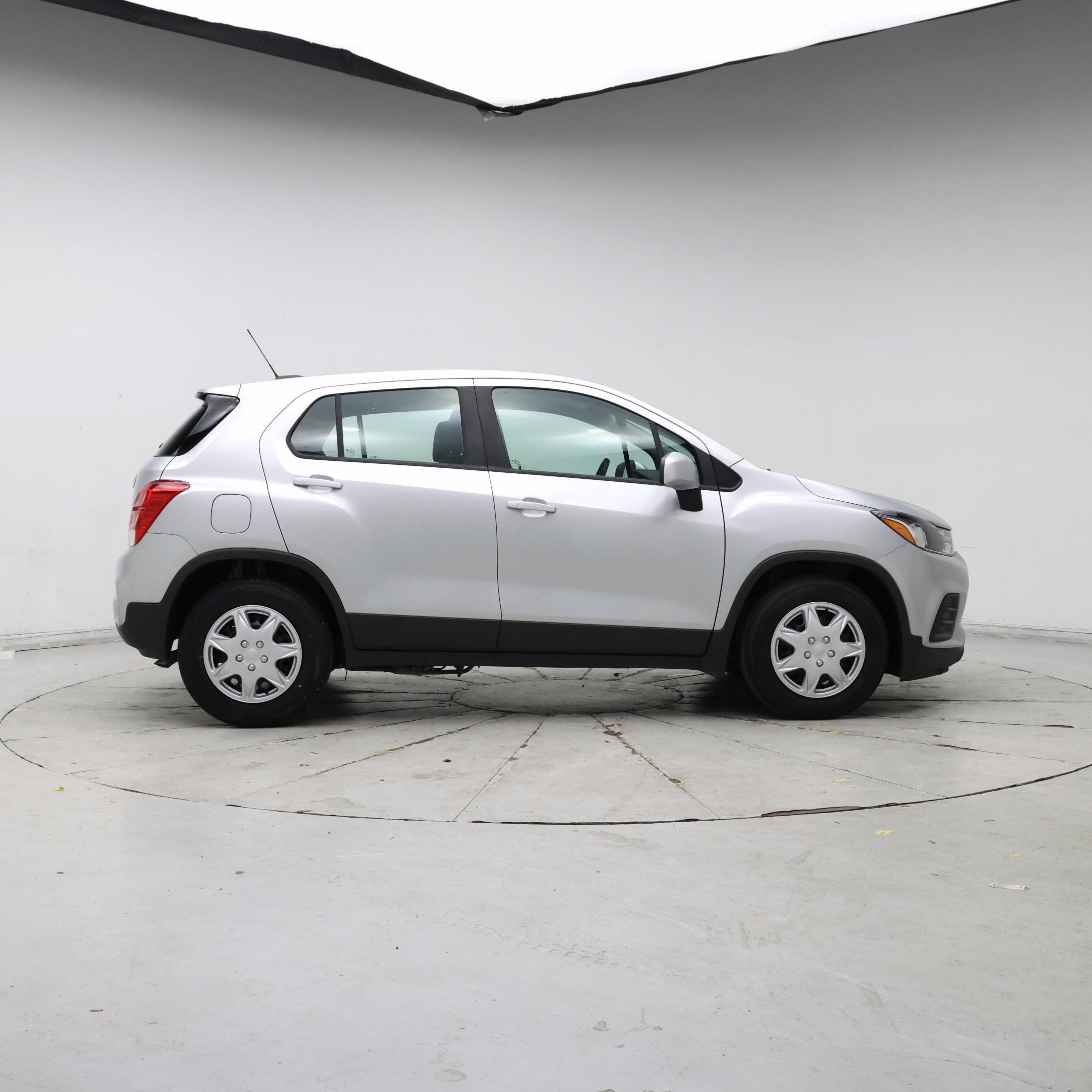 Thumbnail: 2018 Chevrolet Trax - 7