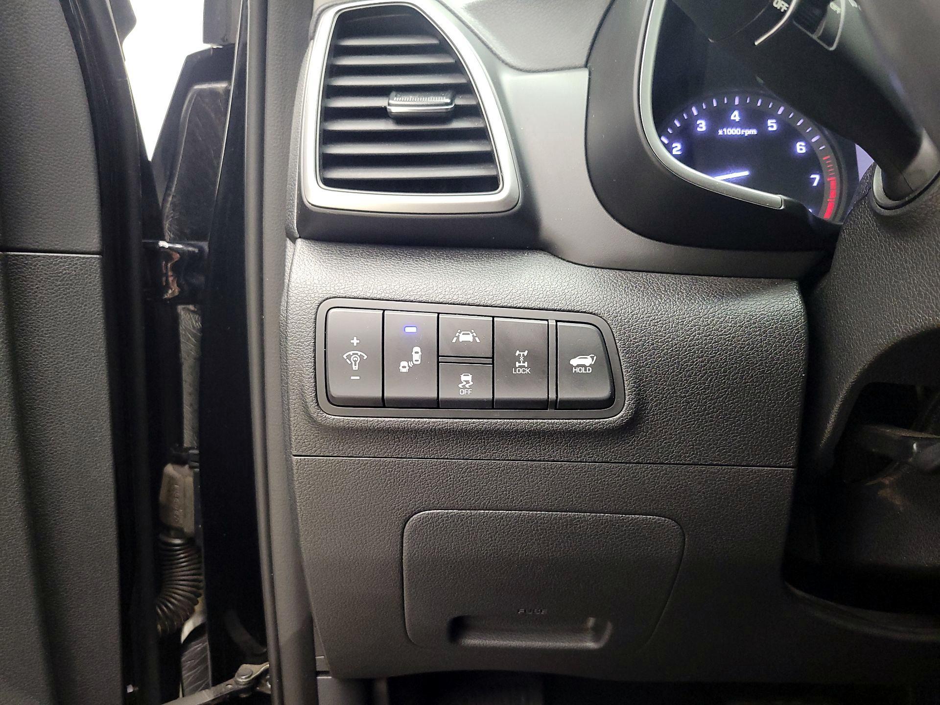 Thumbnail: 2019 Hyundai Tucson - 13