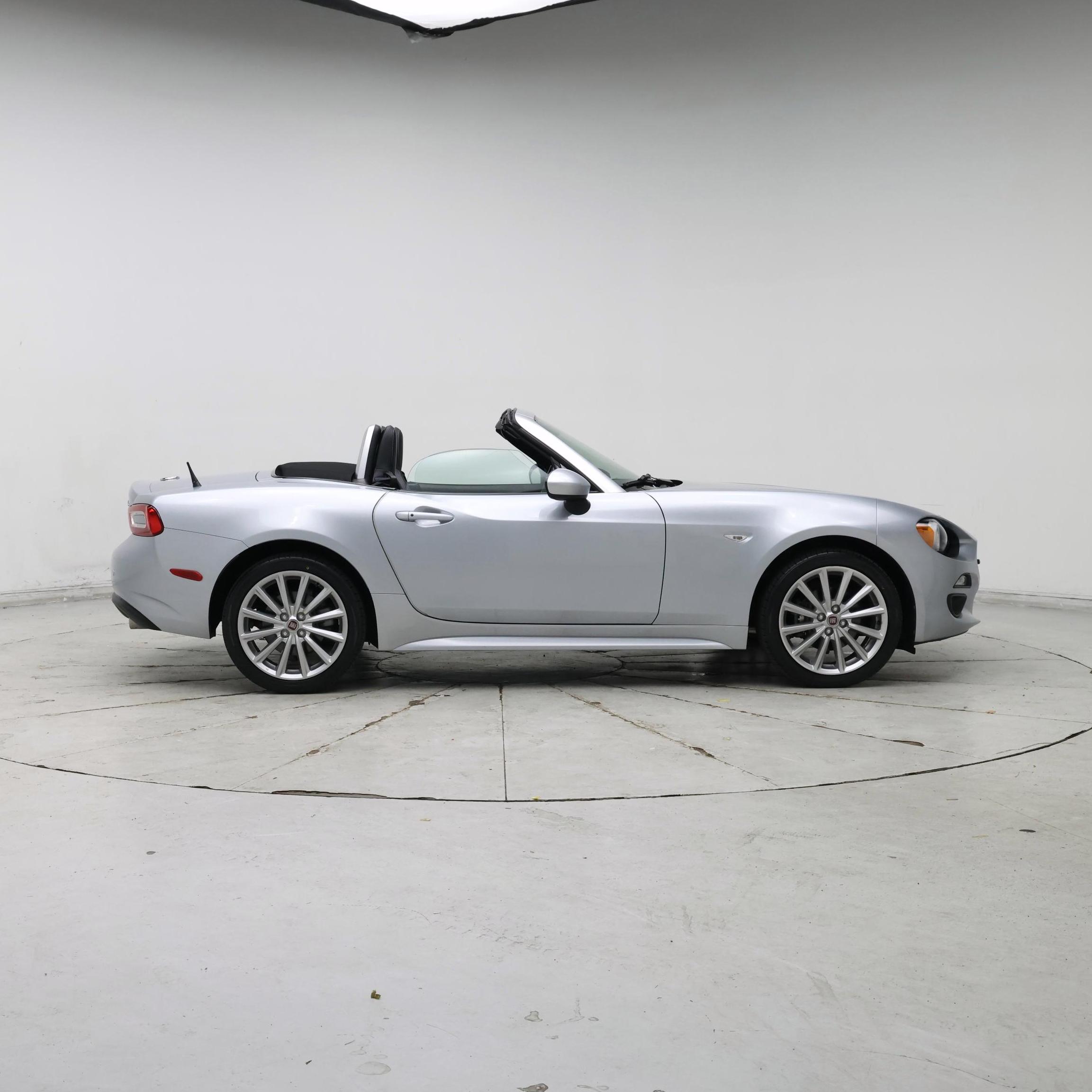 Thumbnail: 2018 Fiat 124 Spider - 7