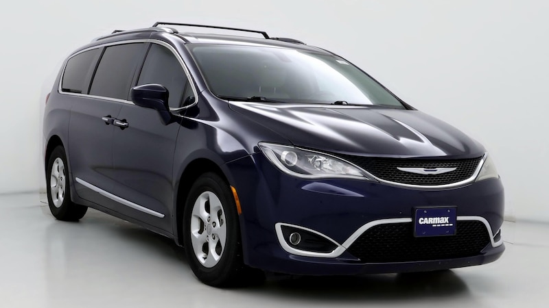 2017 Chrysler Pacifica  Hero Image