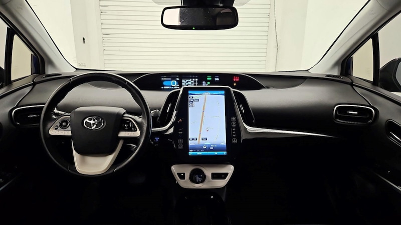 2018 Toyota Prius Four 9