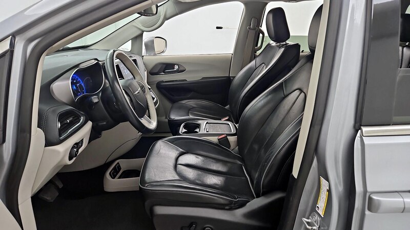 2019 Chrysler Pacifica Limited 9