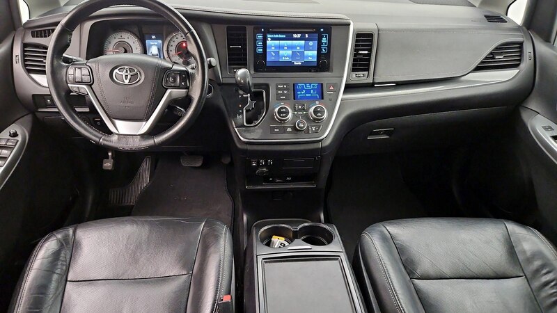 2017 Toyota Sienna SE Premium 9