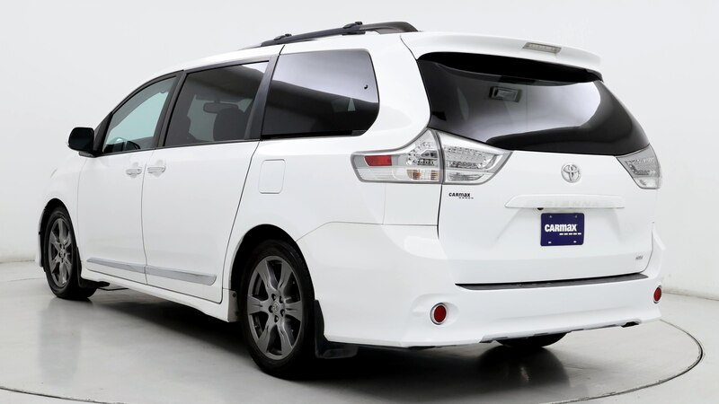 2017 Toyota Sienna SE Premium 2