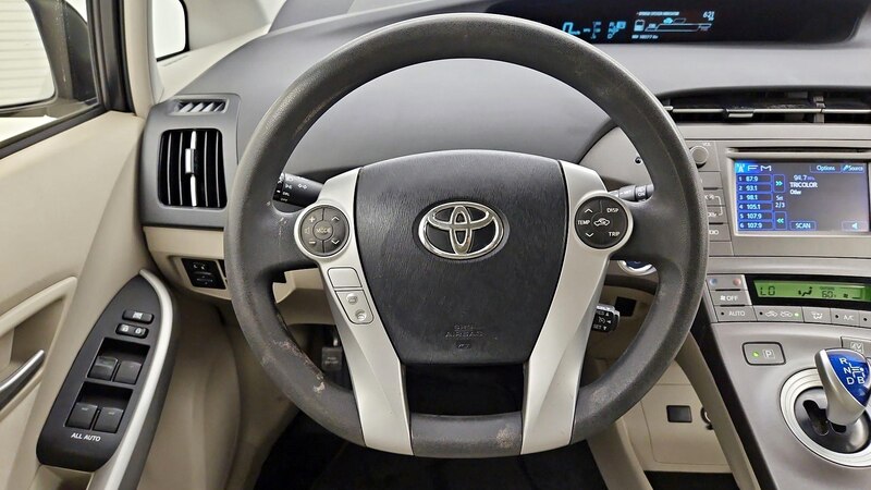 2014 Toyota Prius Two 10