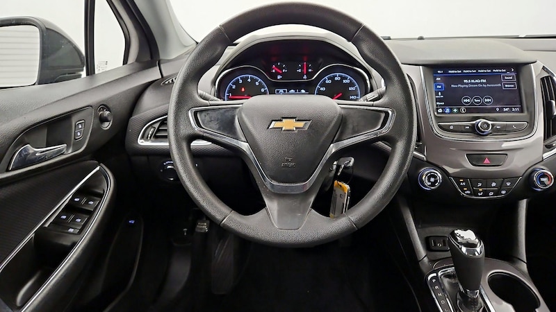 2019 Chevrolet Cruze LS 10