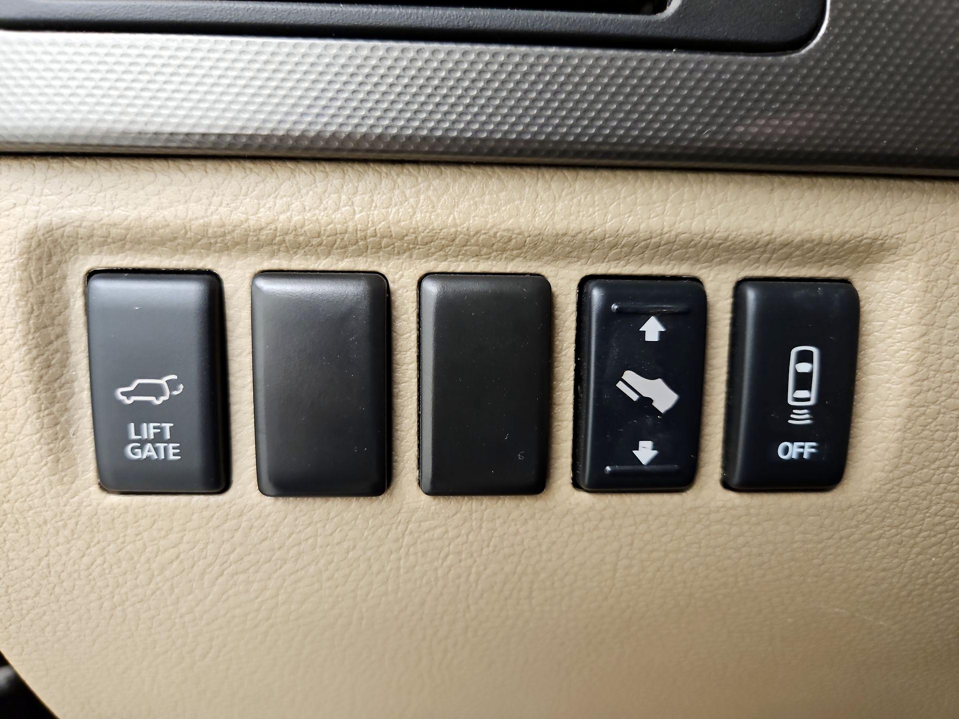 Thumbnail: 2014 Nissan Armada - 13