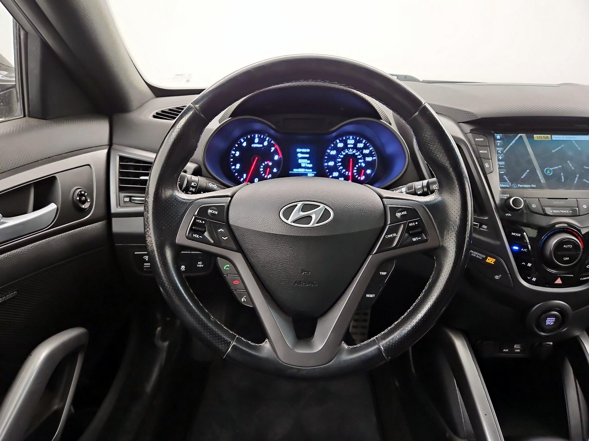 Thumbnail: 2016 Hyundai Veloster - 10
