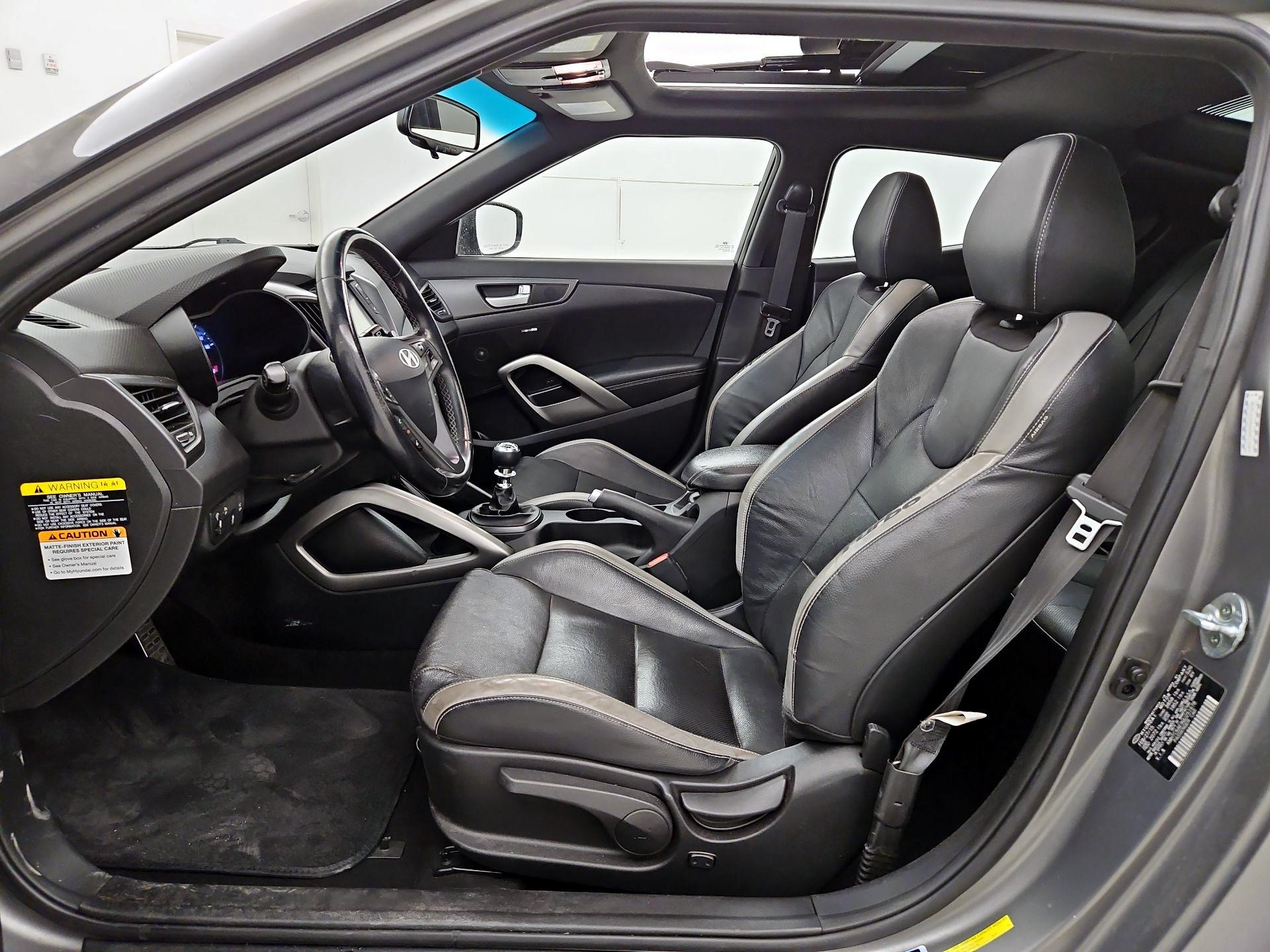 Thumbnail: 2016 Hyundai Veloster - 11