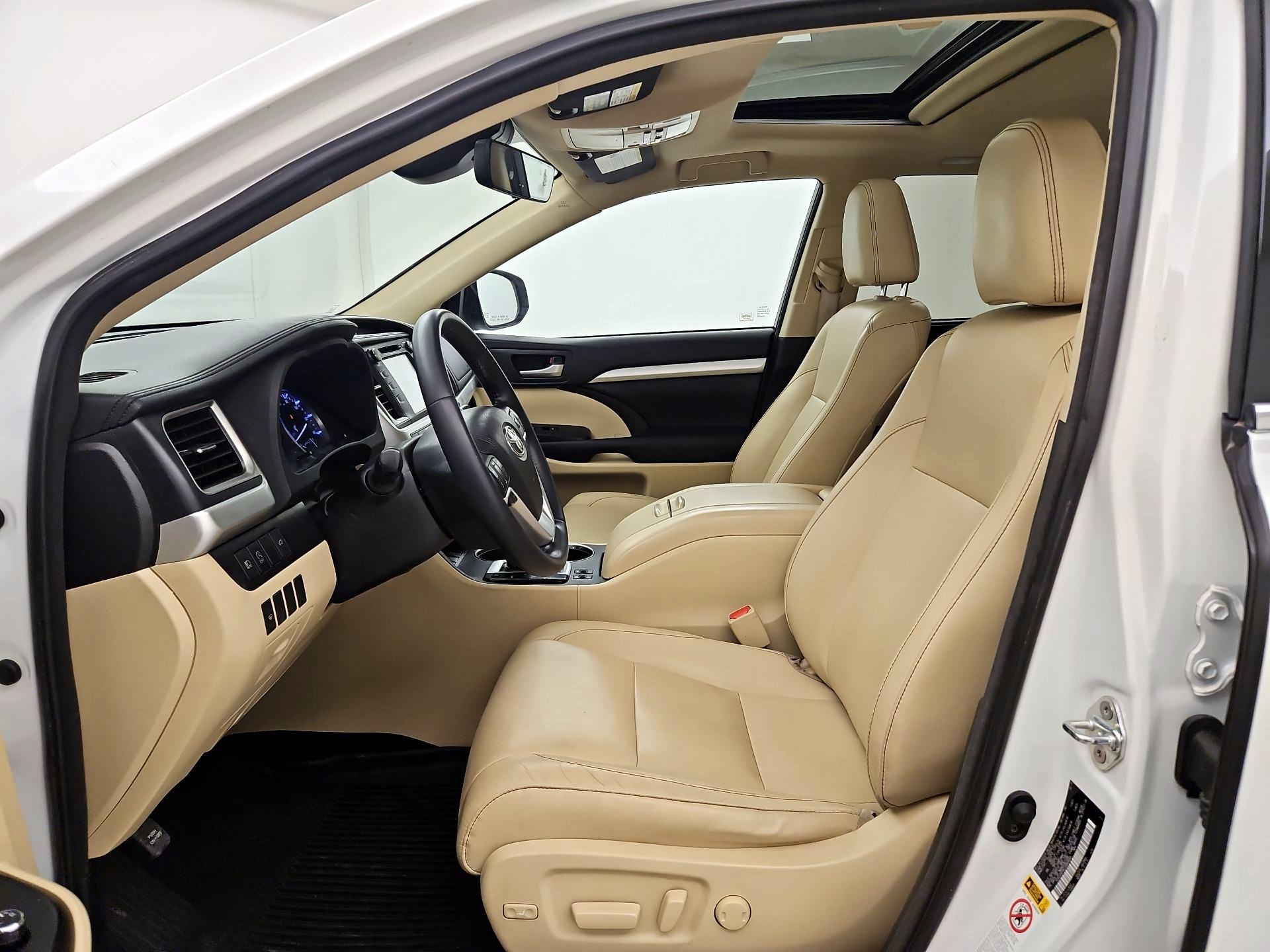 Thumbnail: 2018 Toyota Highlander - 11