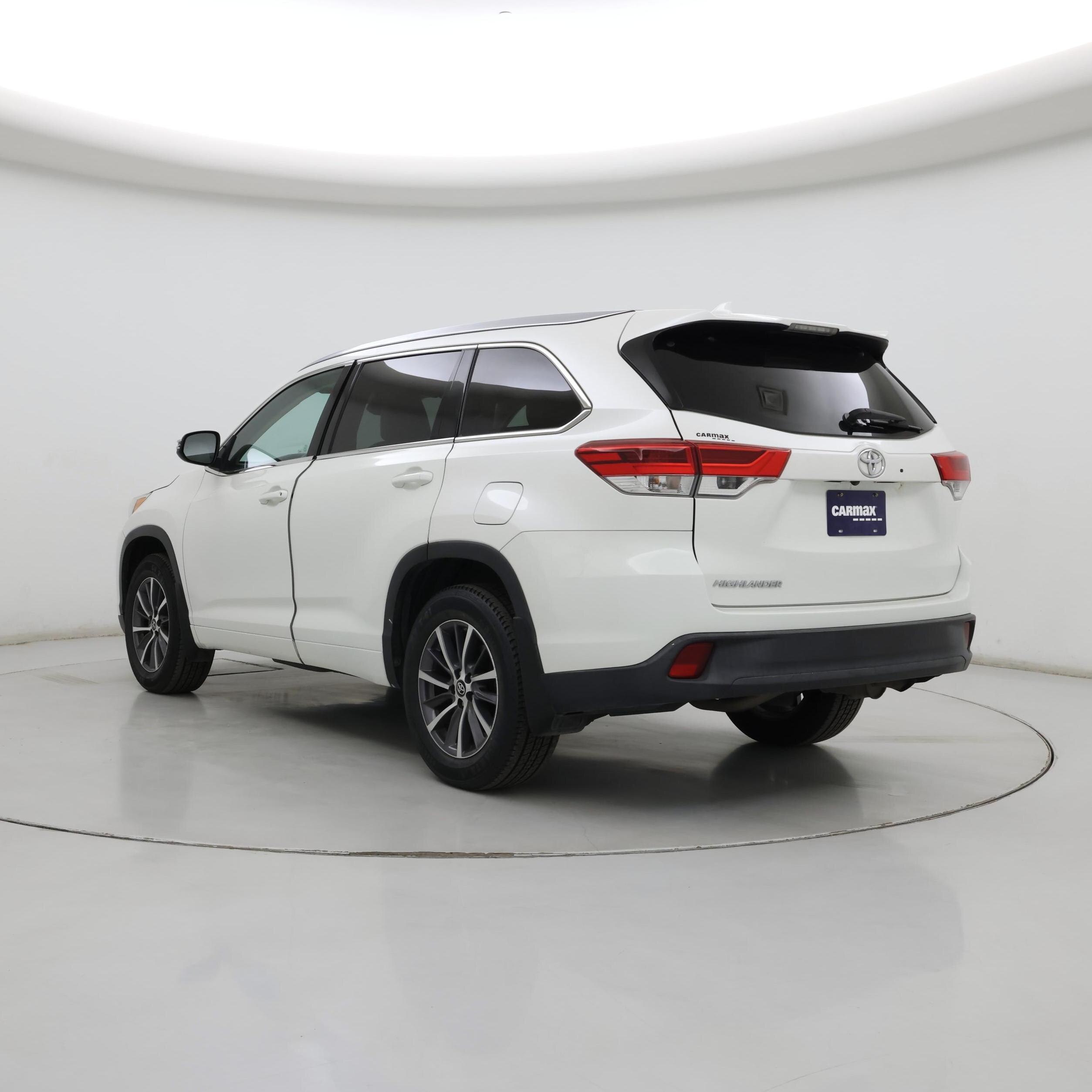 Thumbnail: 2018 Toyota Highlander - 2