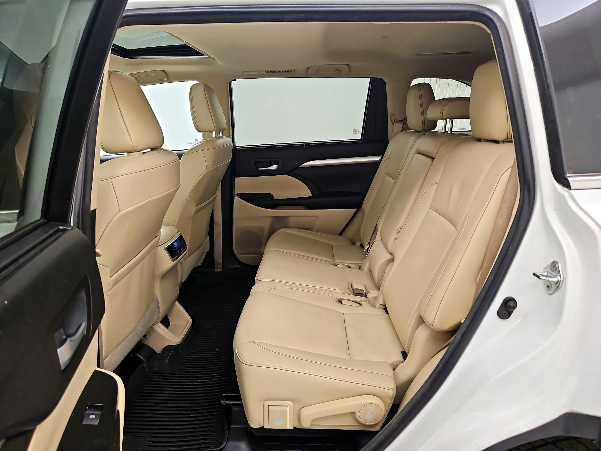 Thumbnail: 2018 Toyota Highlander - 20