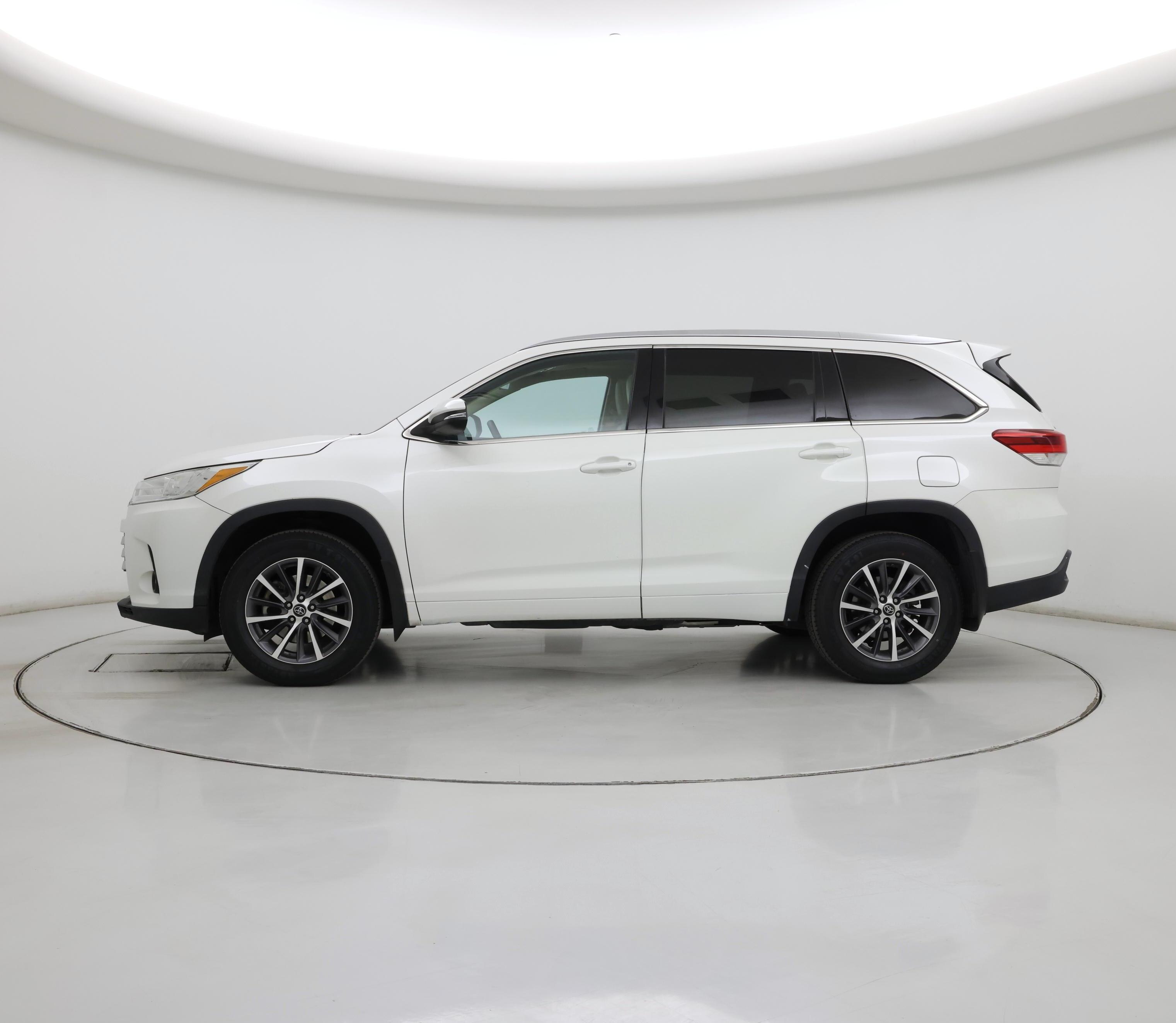Thumbnail: 2018 Toyota Highlander - 3