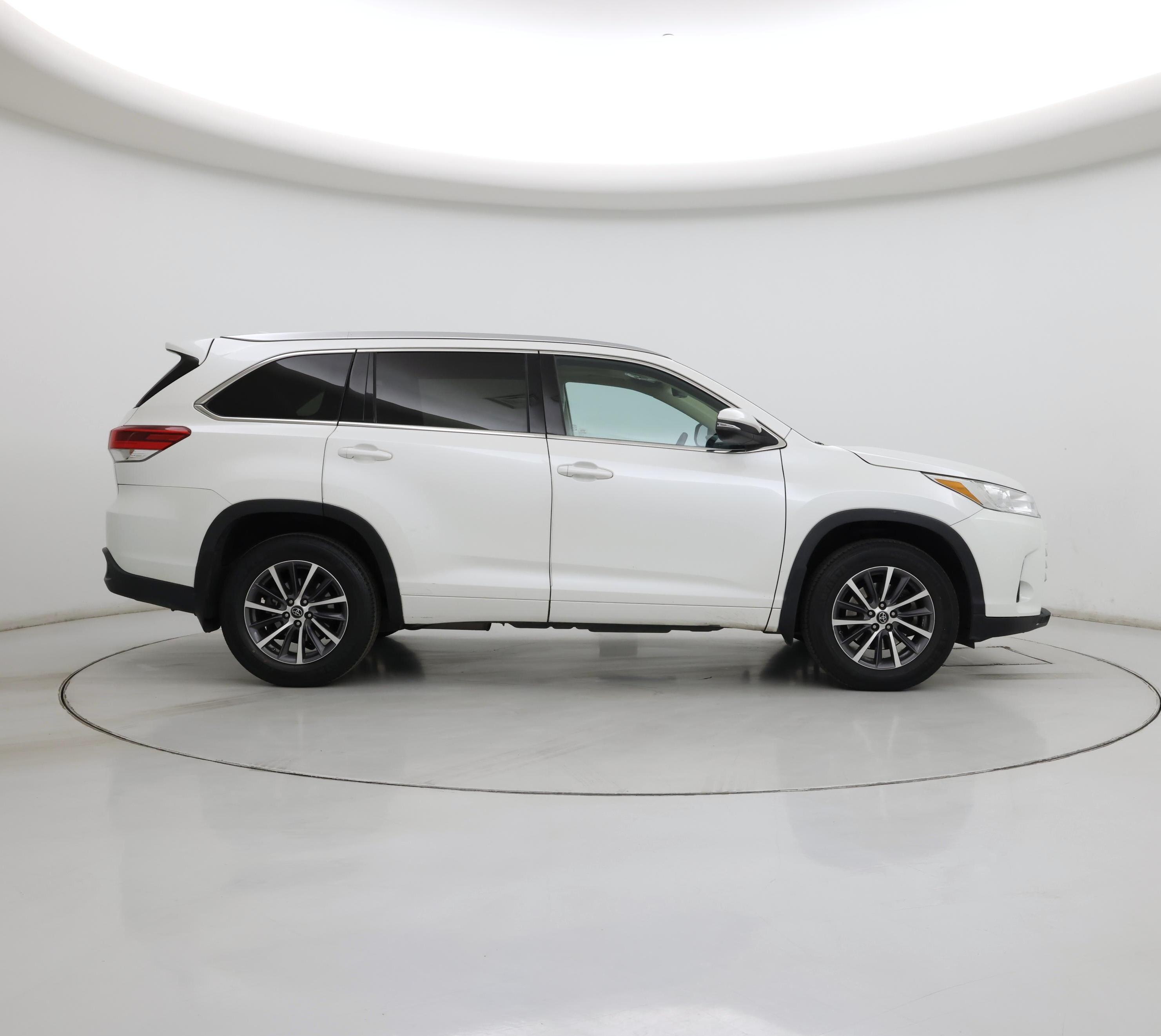 Thumbnail: 2018 Toyota Highlander - 7