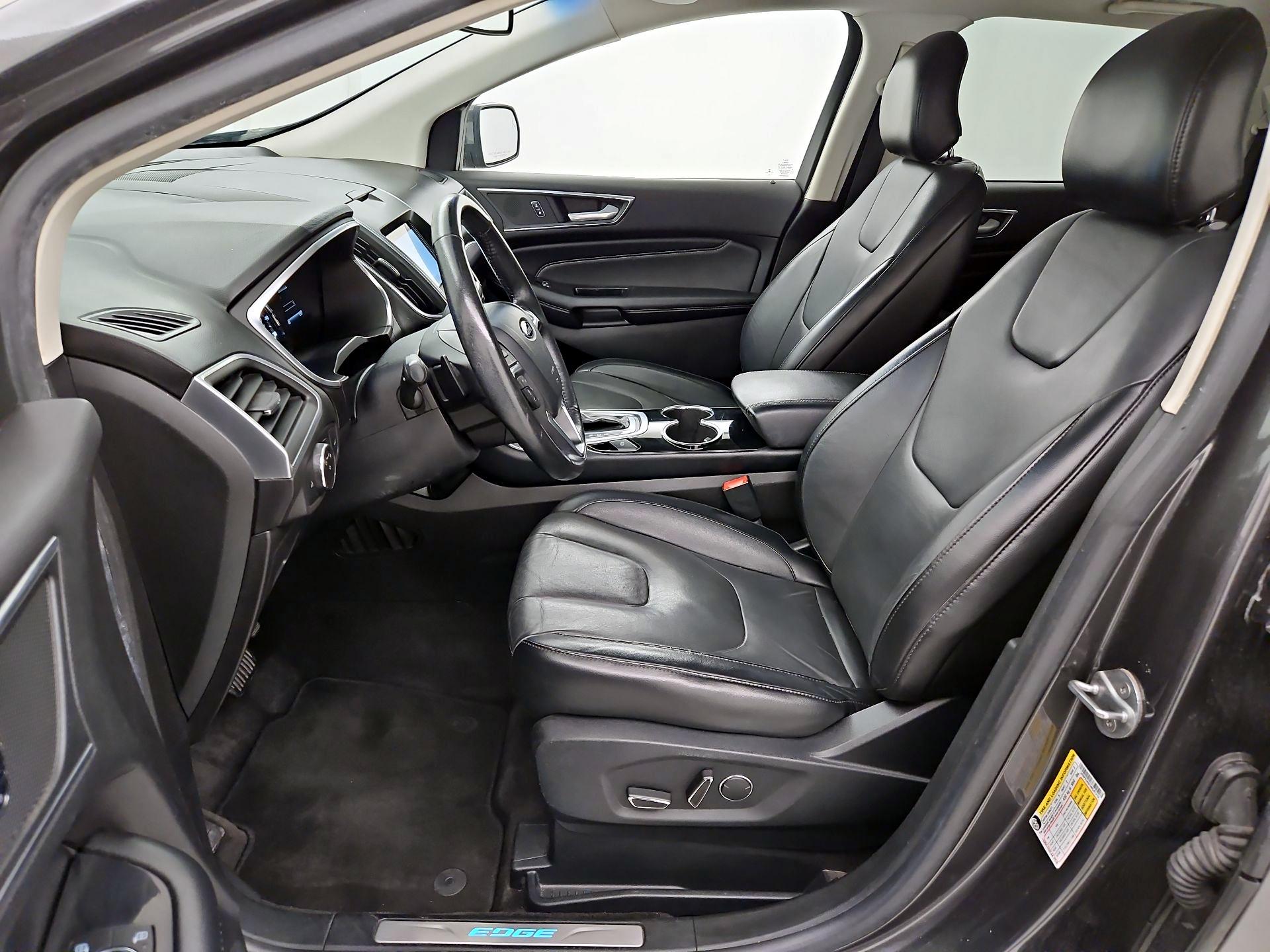 Thumbnail: 2017 Ford Edge - 11