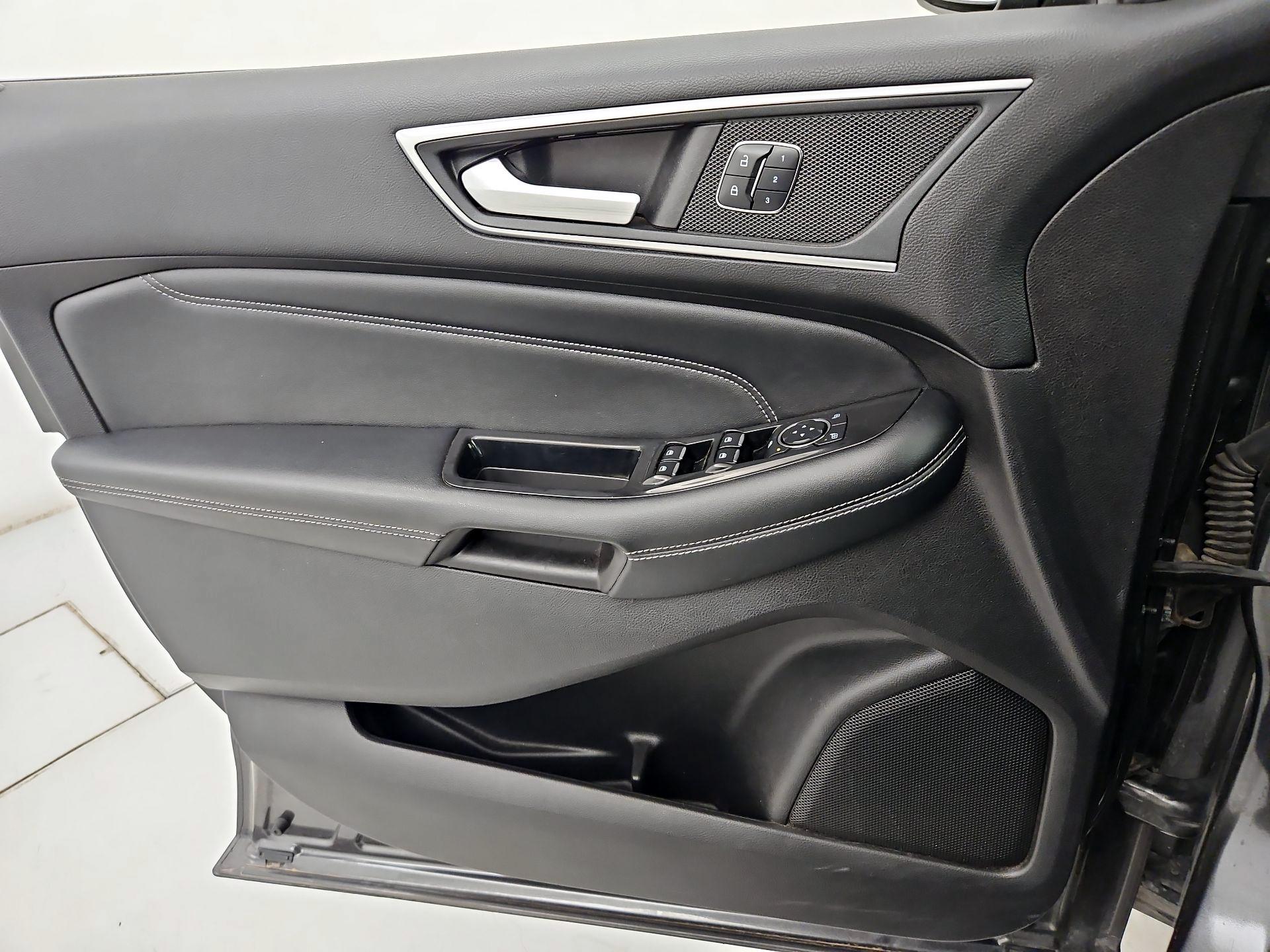 Thumbnail: 2017 Ford Edge - 12