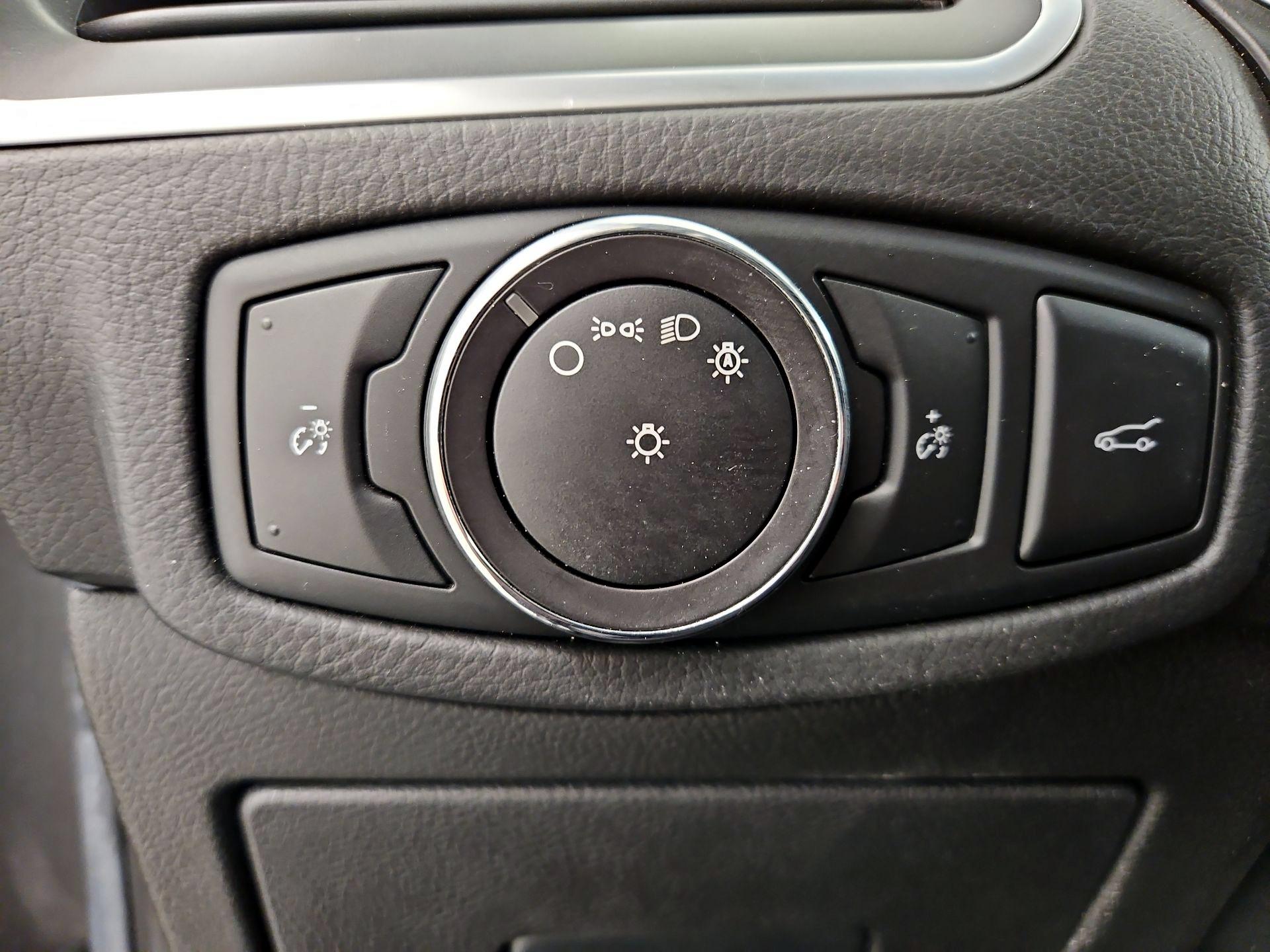 Thumbnail: 2017 Ford Edge - 13