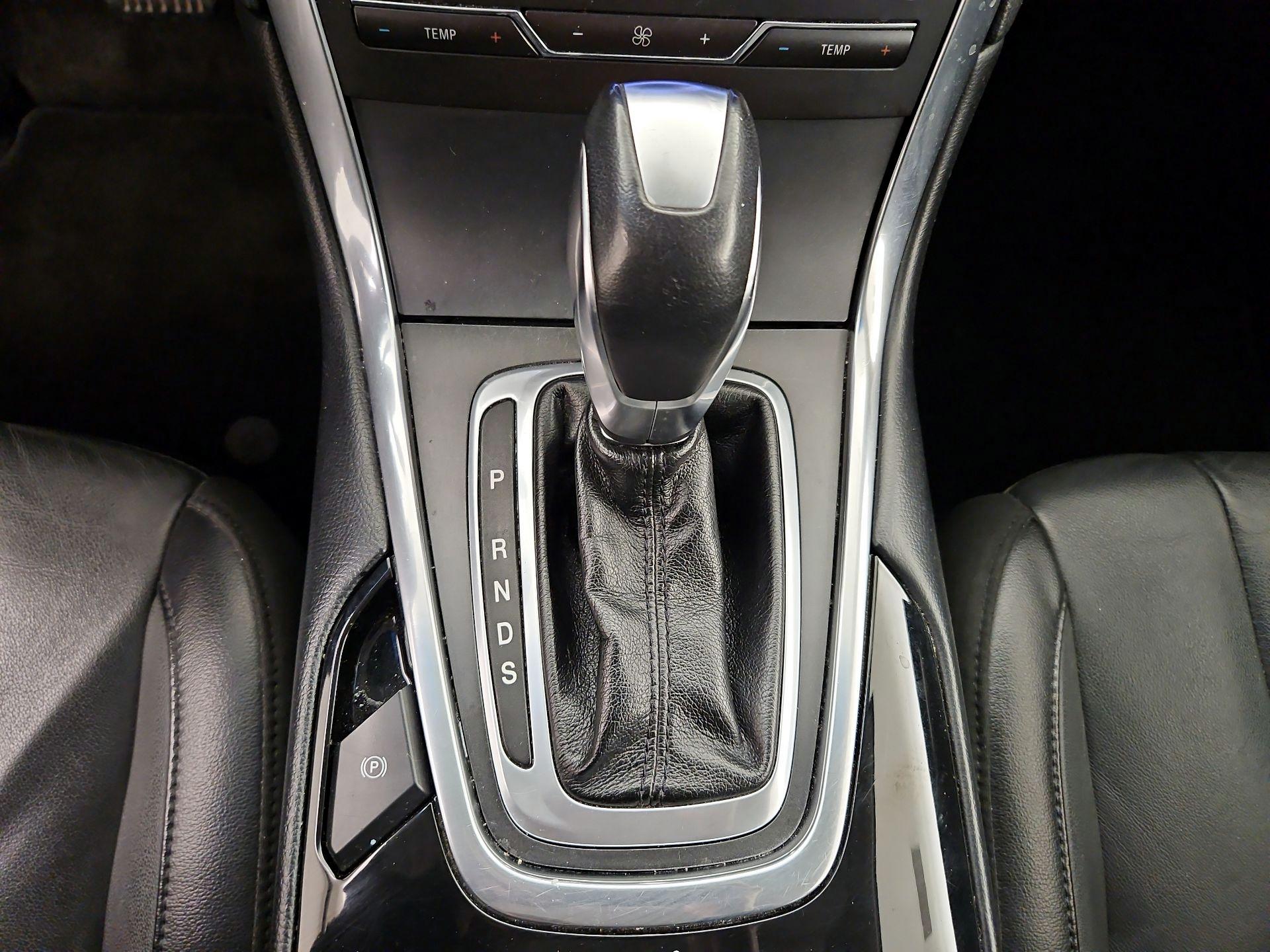 Thumbnail: 2017 Ford Edge - 18