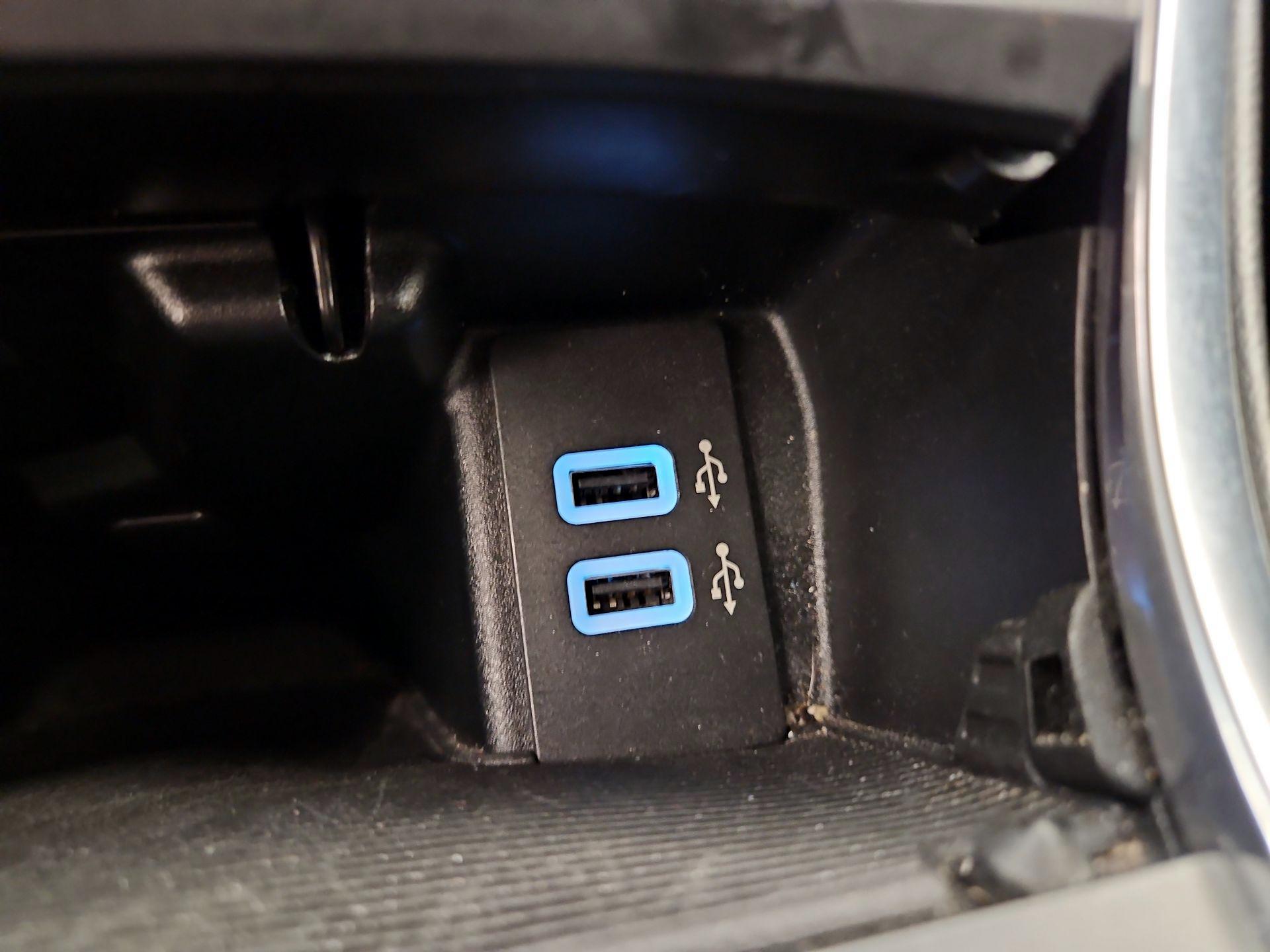 Thumbnail: 2017 Ford Edge - 19