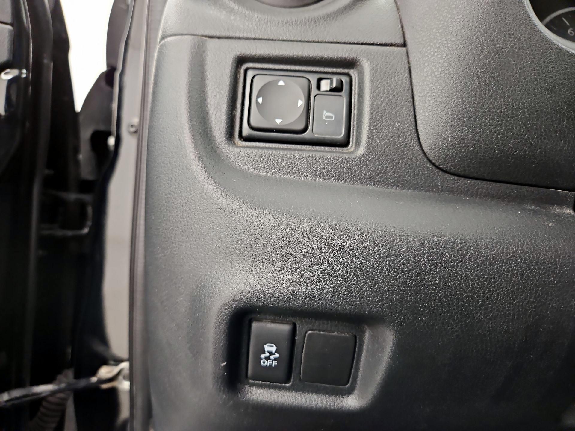 Thumbnail: 2016 Nissan Versa - 13