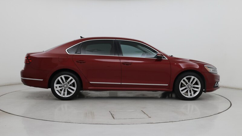 2017 Volkswagen Passat SE 7