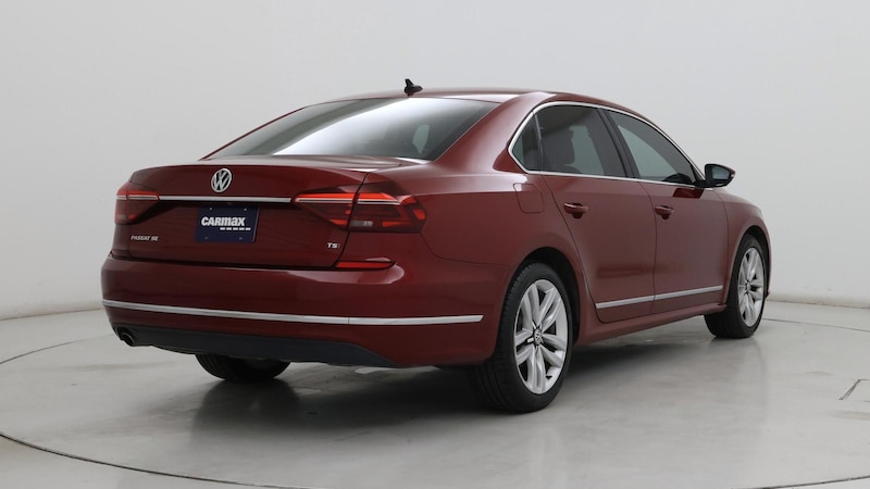 2017 Volkswagen Passat SE 8