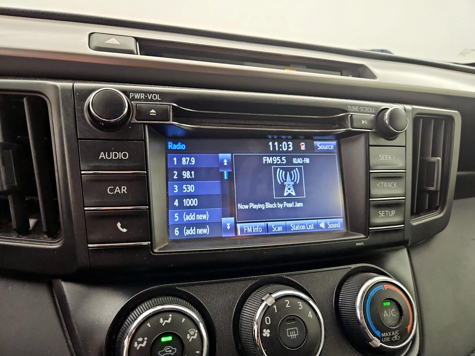 Thumbnail: 2016 Toyota RAV4 - 15