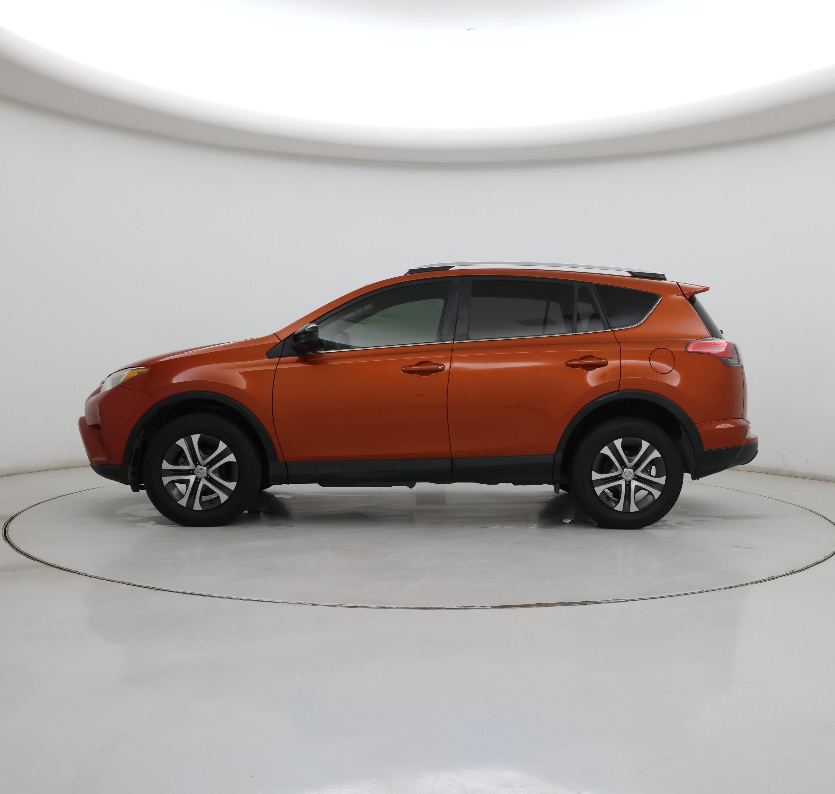 Thumbnail: 2016 Toyota RAV4 - 3