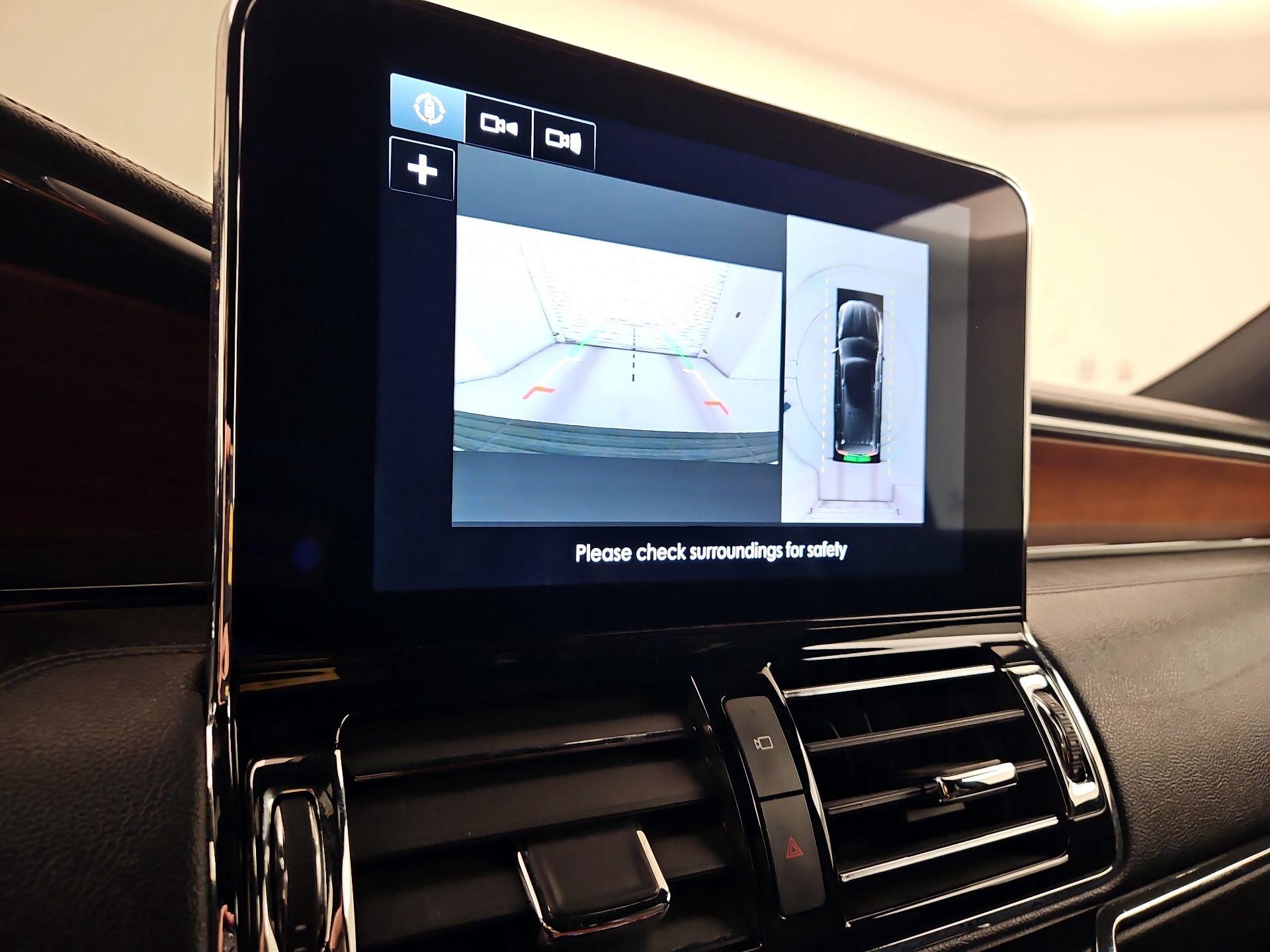 Thumbnail: 2019 Lincoln Navigator L - 15