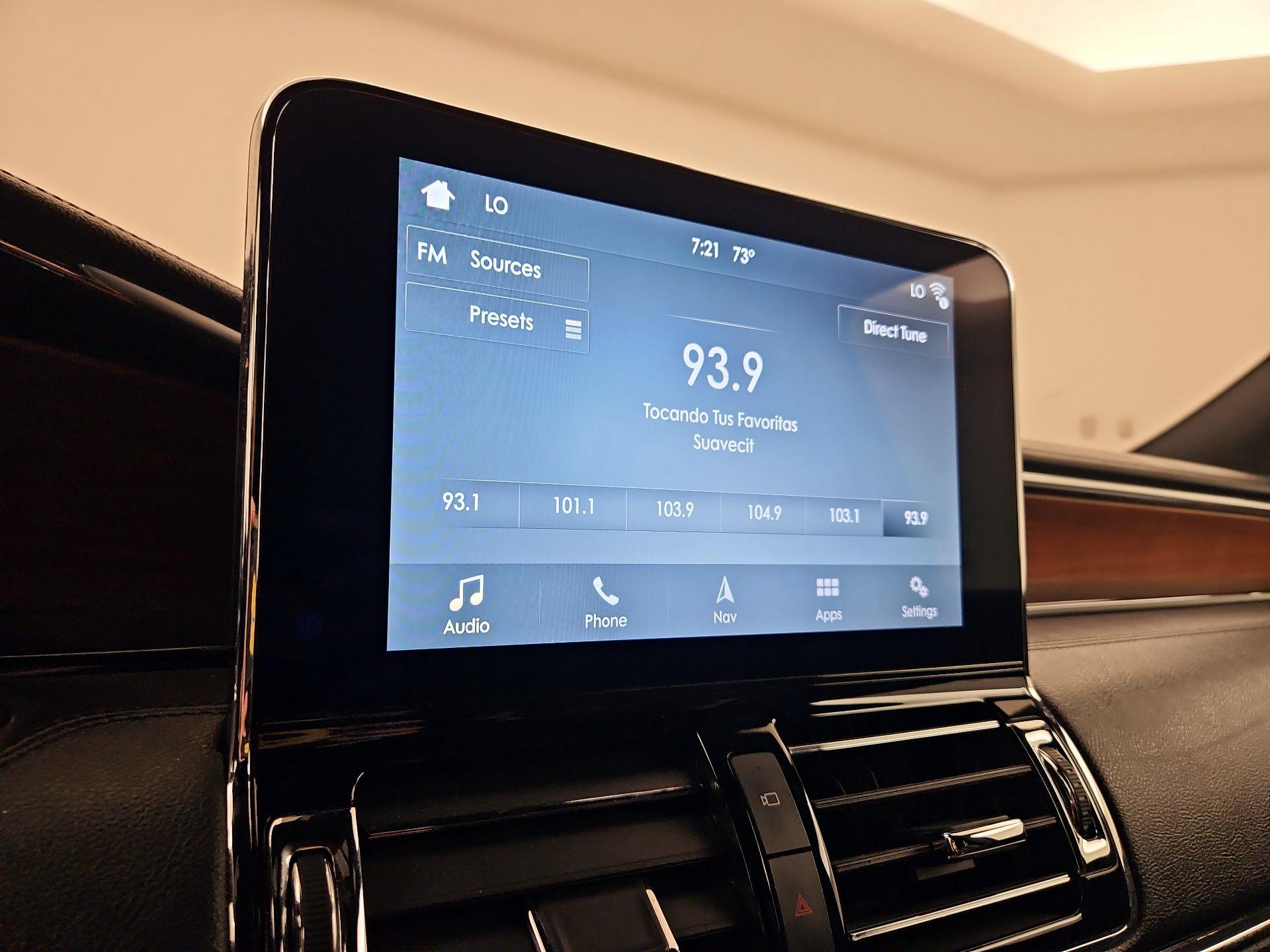 Thumbnail: 2019 Lincoln Navigator L - 16