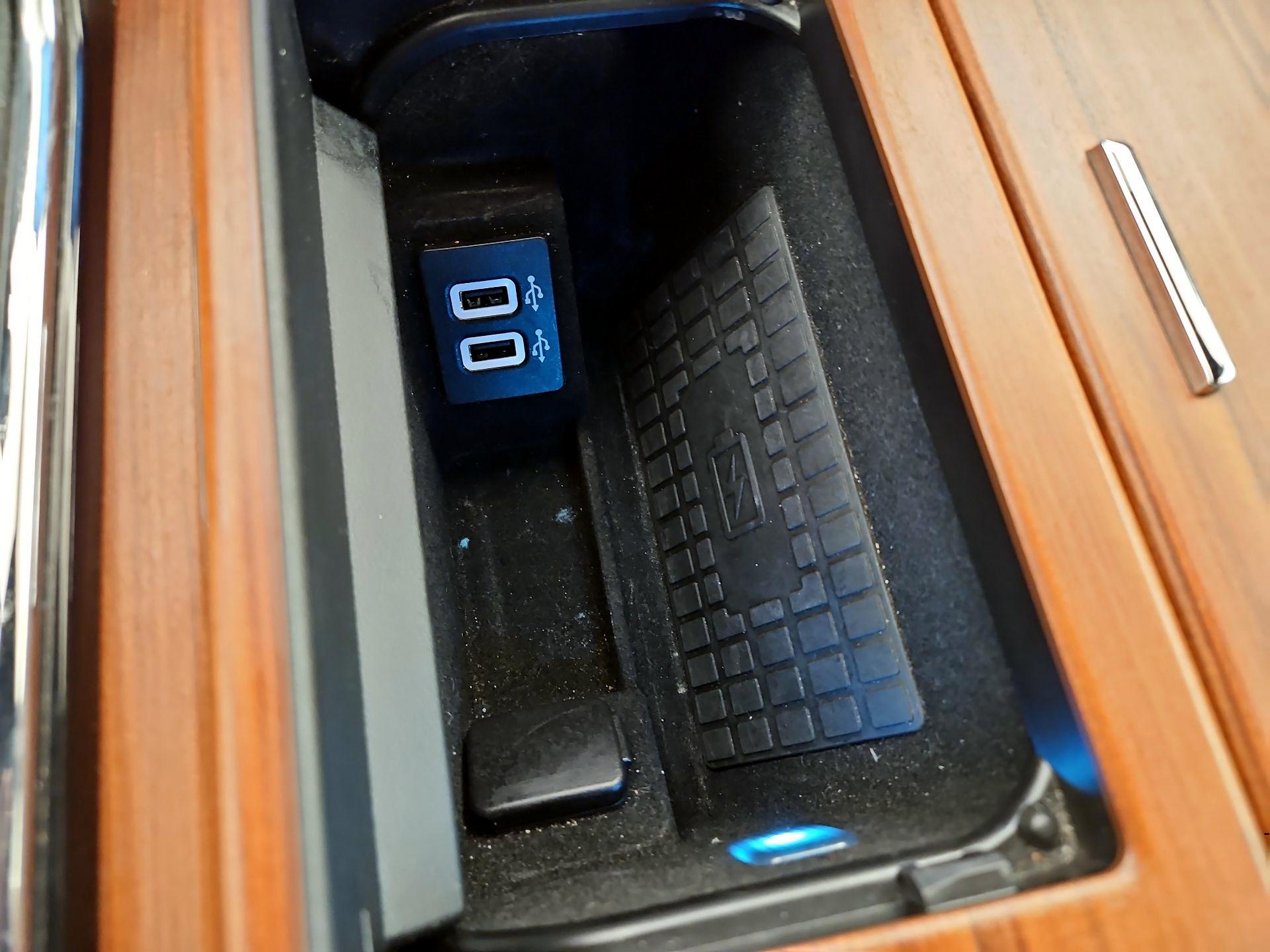 Thumbnail: 2019 Lincoln Navigator L - 19