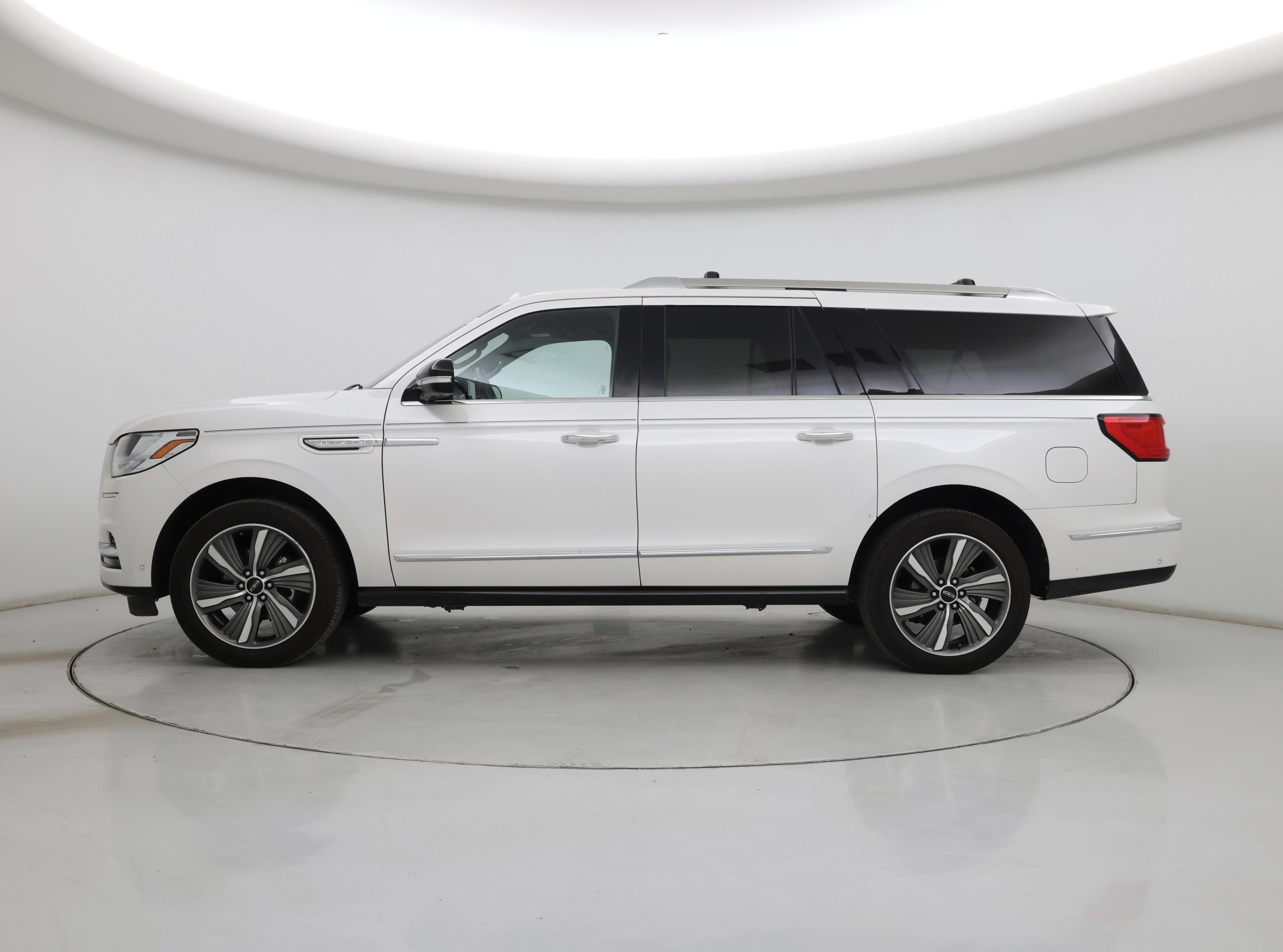 Thumbnail: 2019 Lincoln Navigator L - 3