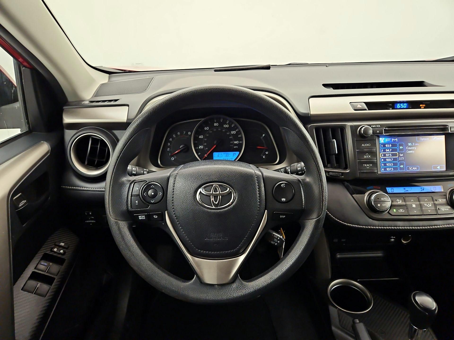 Thumbnail: 2013 Toyota RAV4 - 10