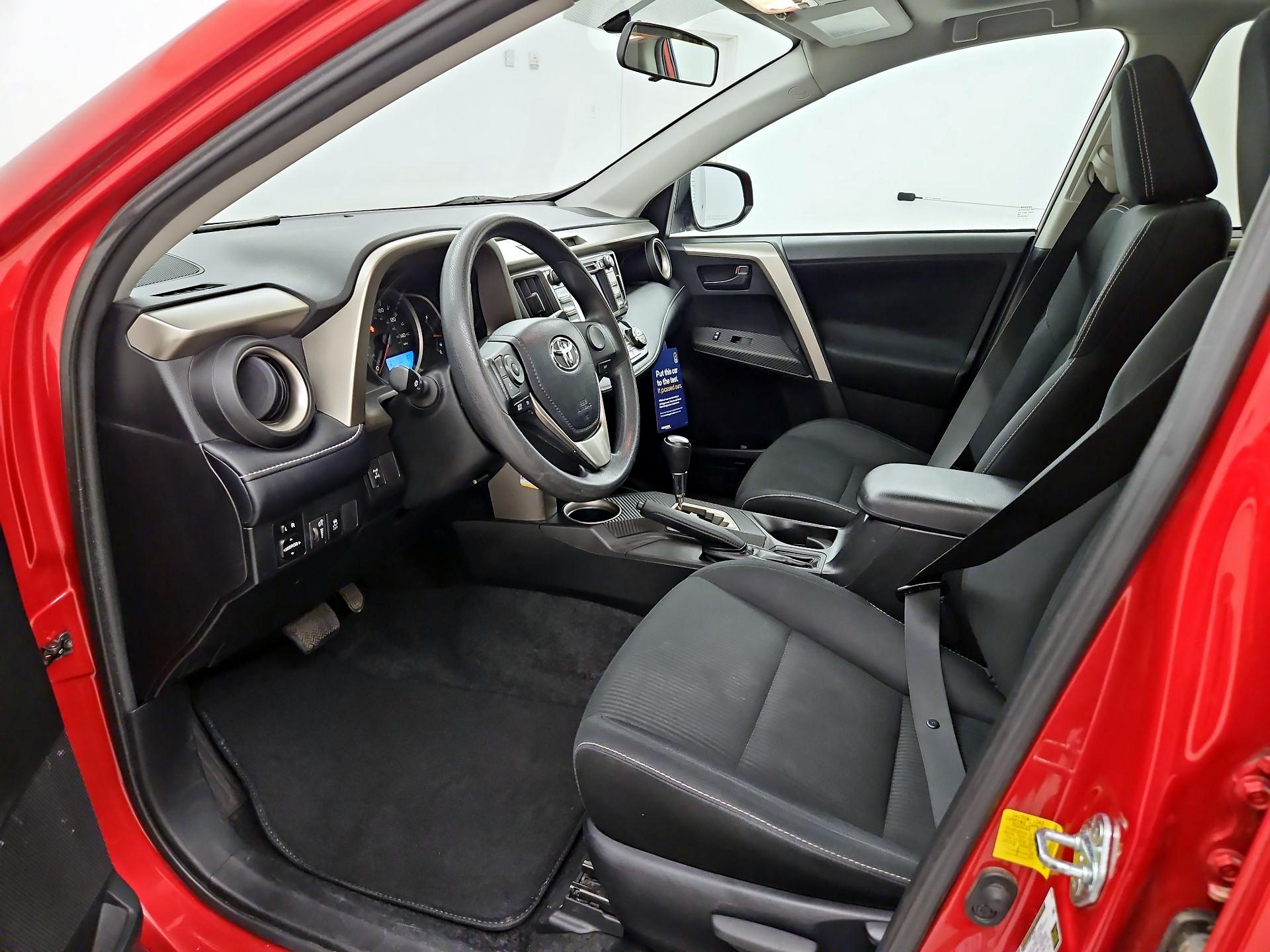 Thumbnail: 2013 Toyota RAV4 - 11