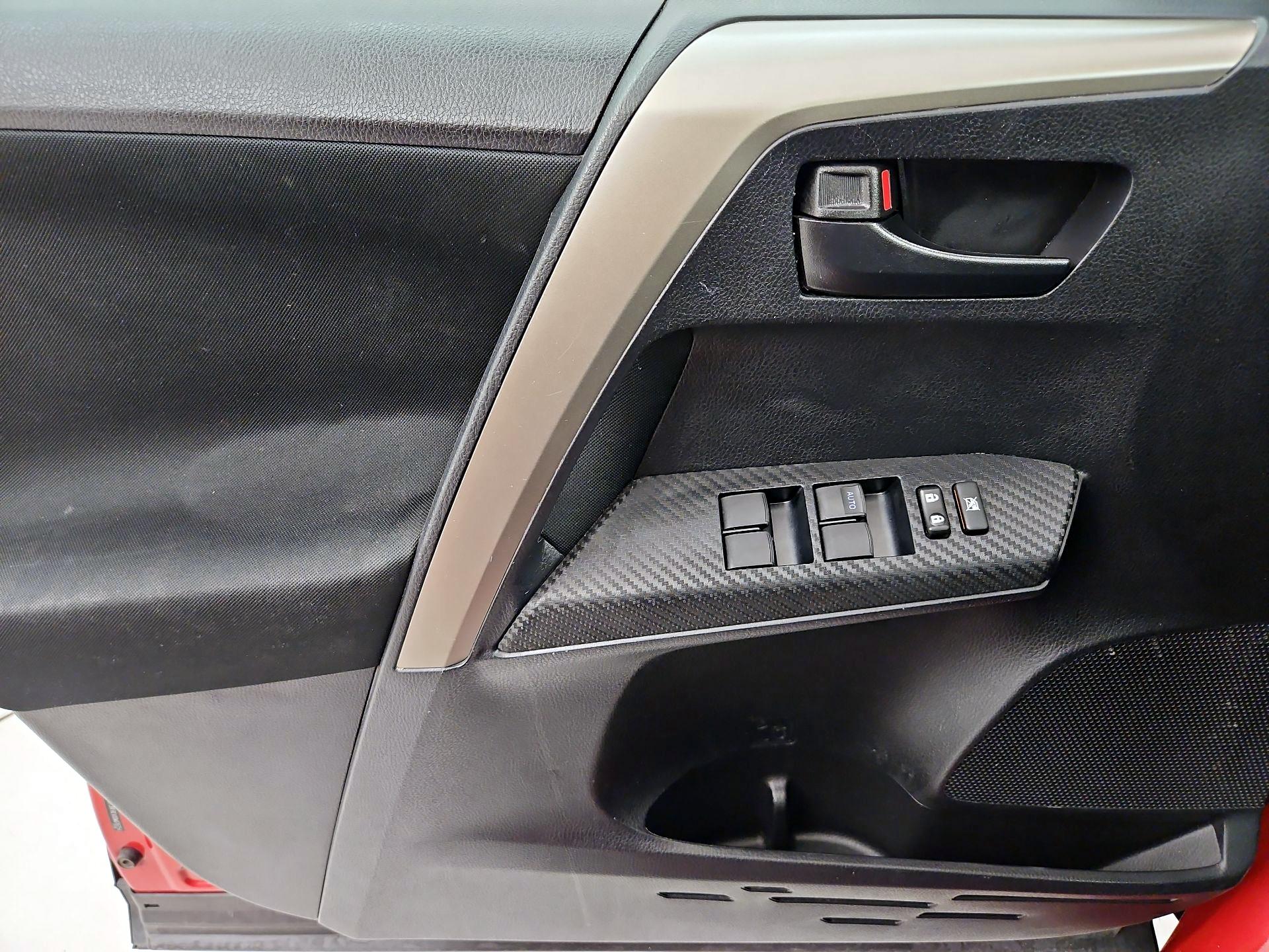 Thumbnail: 2013 Toyota RAV4 - 12